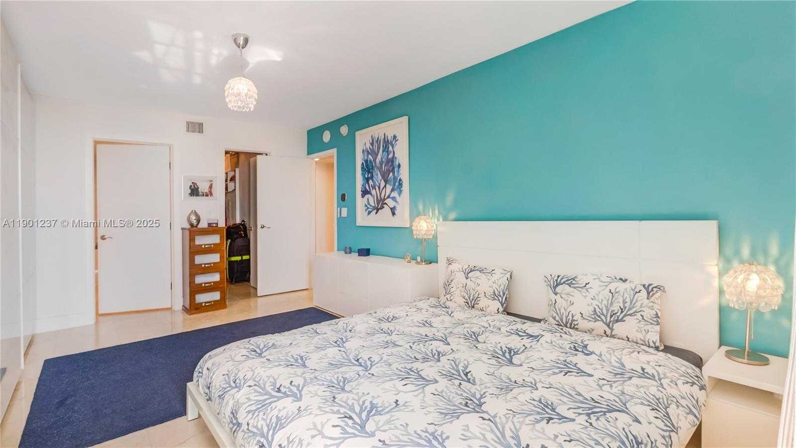 Small Image of 100 BAYVIEW DR #1807, Sunny Isles Beach Number 19