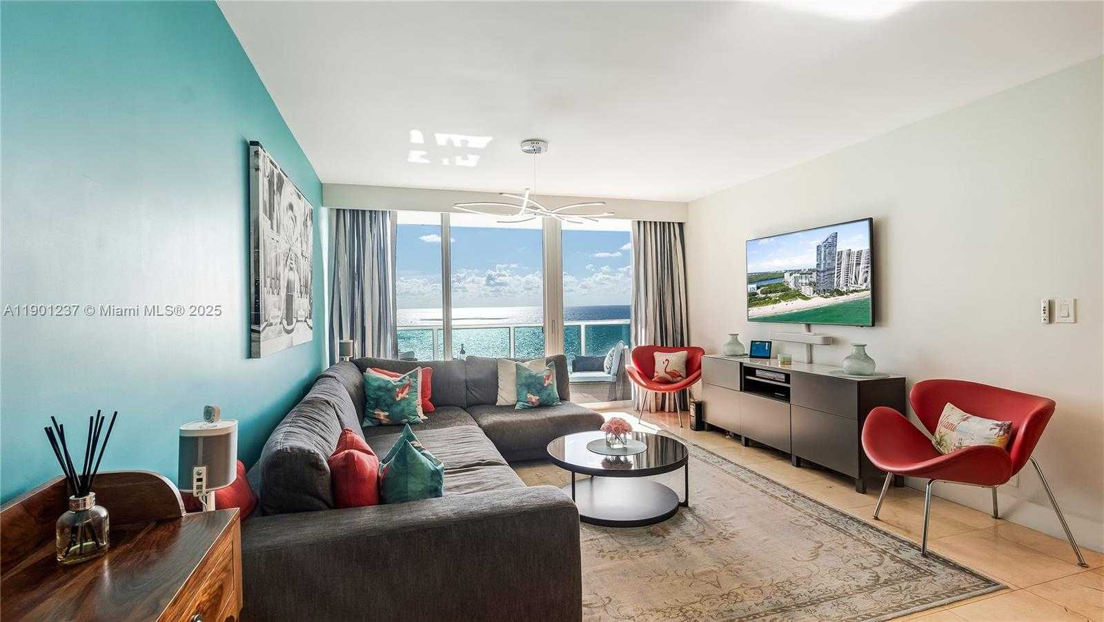 Small Image of 100 BAYVIEW DR #1807, Sunny Isles Beach Number 2
