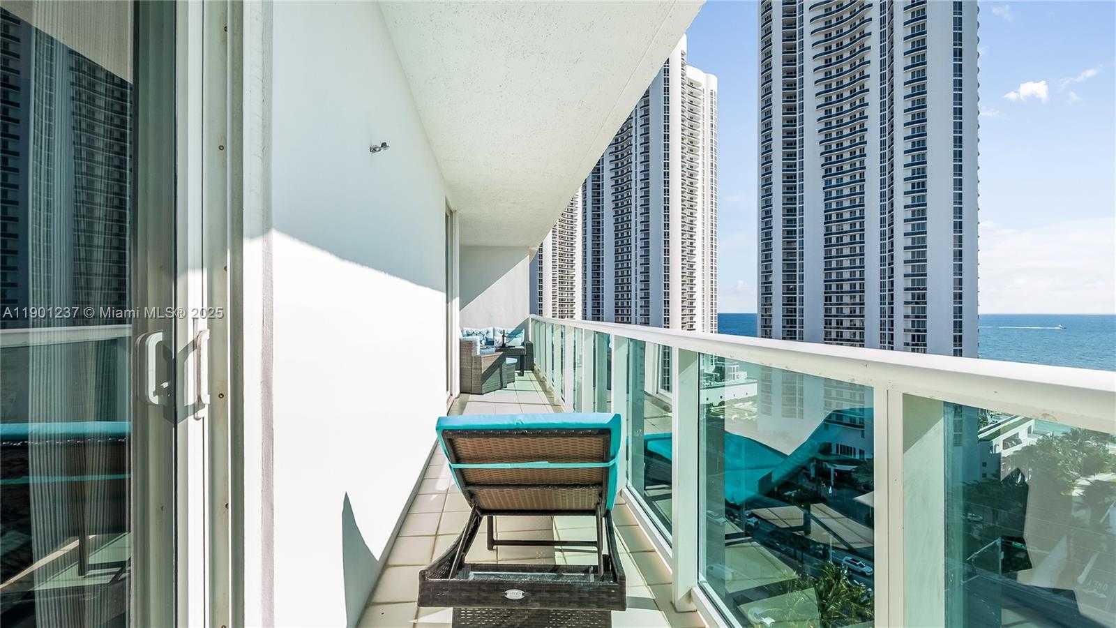 Small Image of 100 BAYVIEW DR #1807, Sunny Isles Beach Number 27