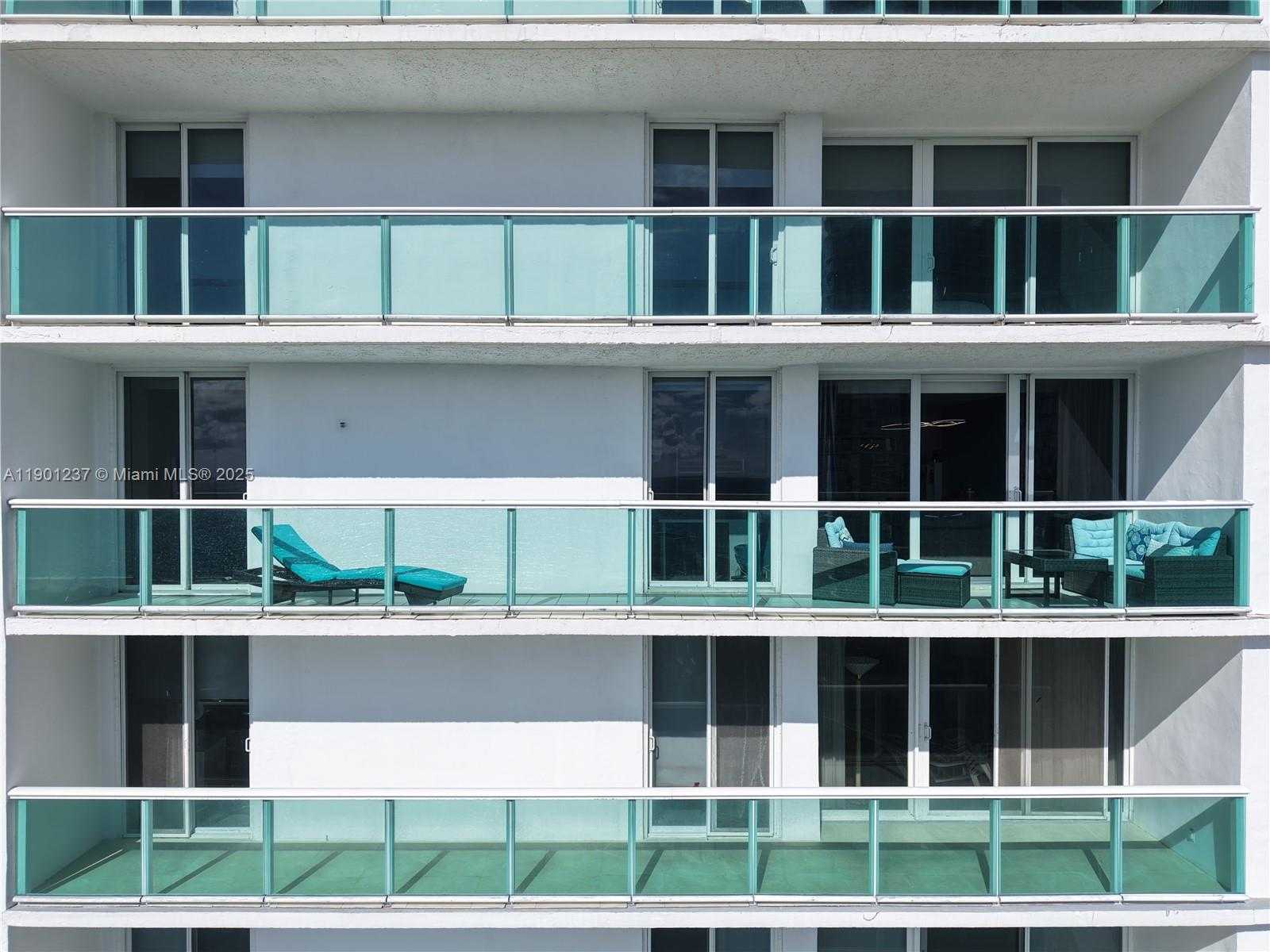 Small Image of 100 BAYVIEW DR #1807, Sunny Isles Beach Number 31