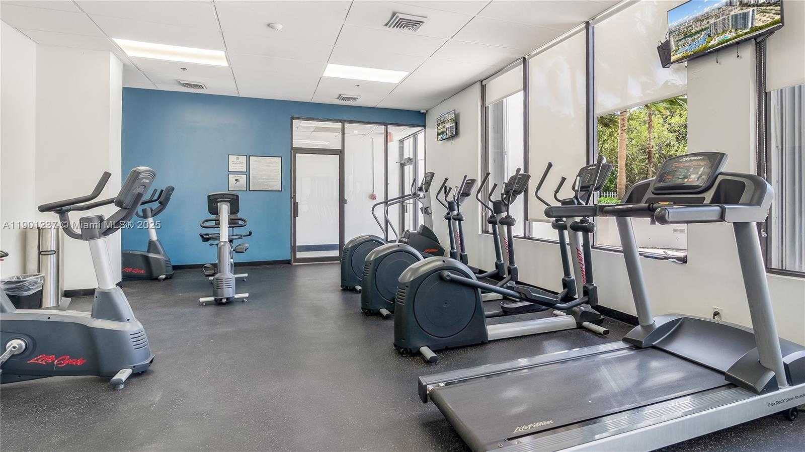 Small Image of 100 BAYVIEW DR #1807, Sunny Isles Beach Number 39