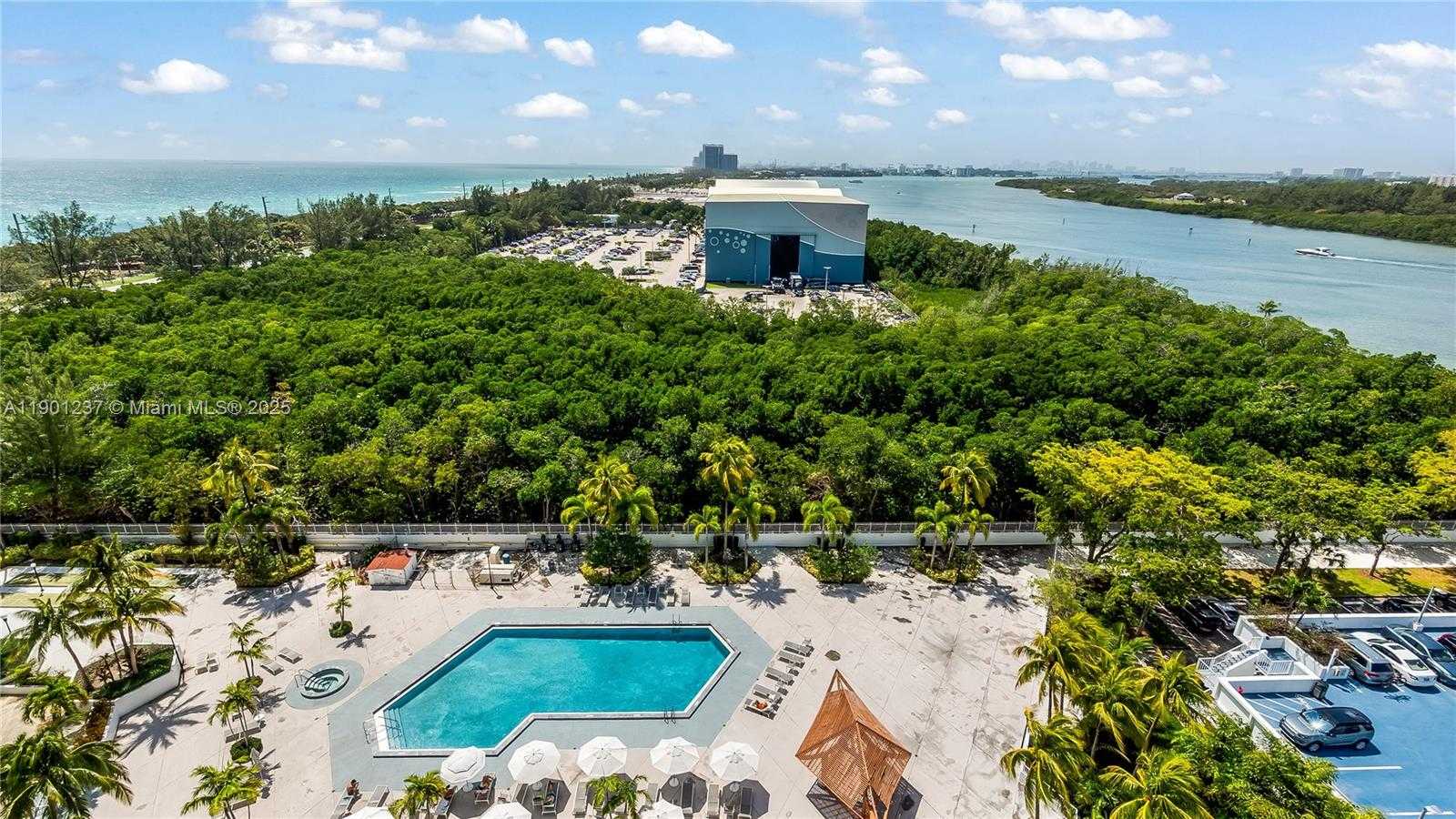 Small Image of 100 BAYVIEW DR #1807, Sunny Isles Beach Number 42