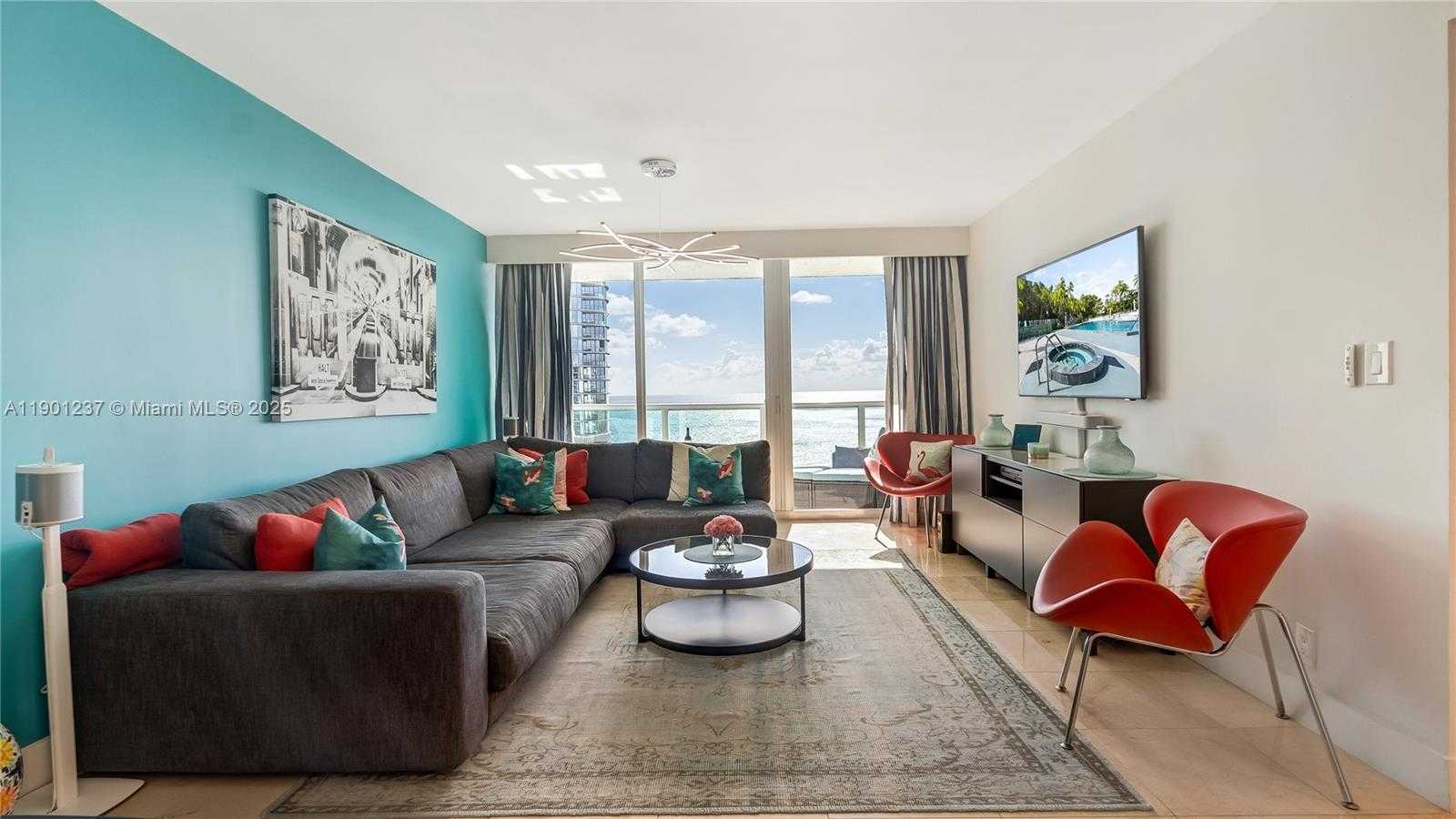 Small Image of 100 BAYVIEW DR #1807, Sunny Isles Beach Number 5