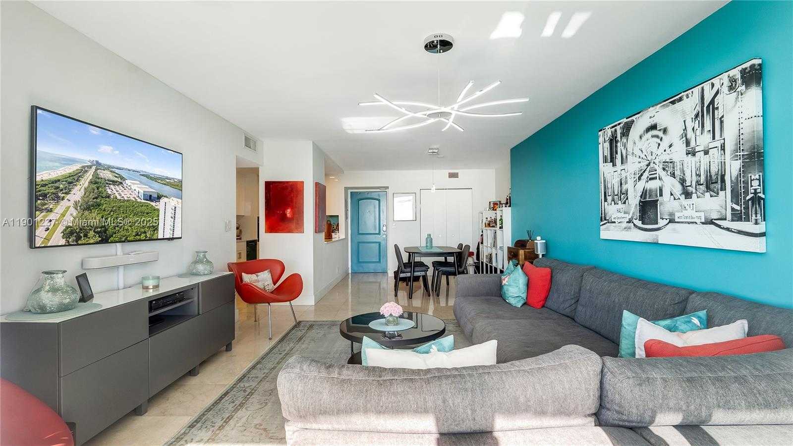 Small Image of 100 BAYVIEW DR #1807, Sunny Isles Beach Number 6