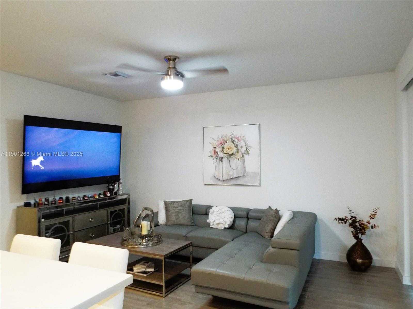 Small Image of 2363 SOUTH EAST 11TH ST, Homestead Number 12