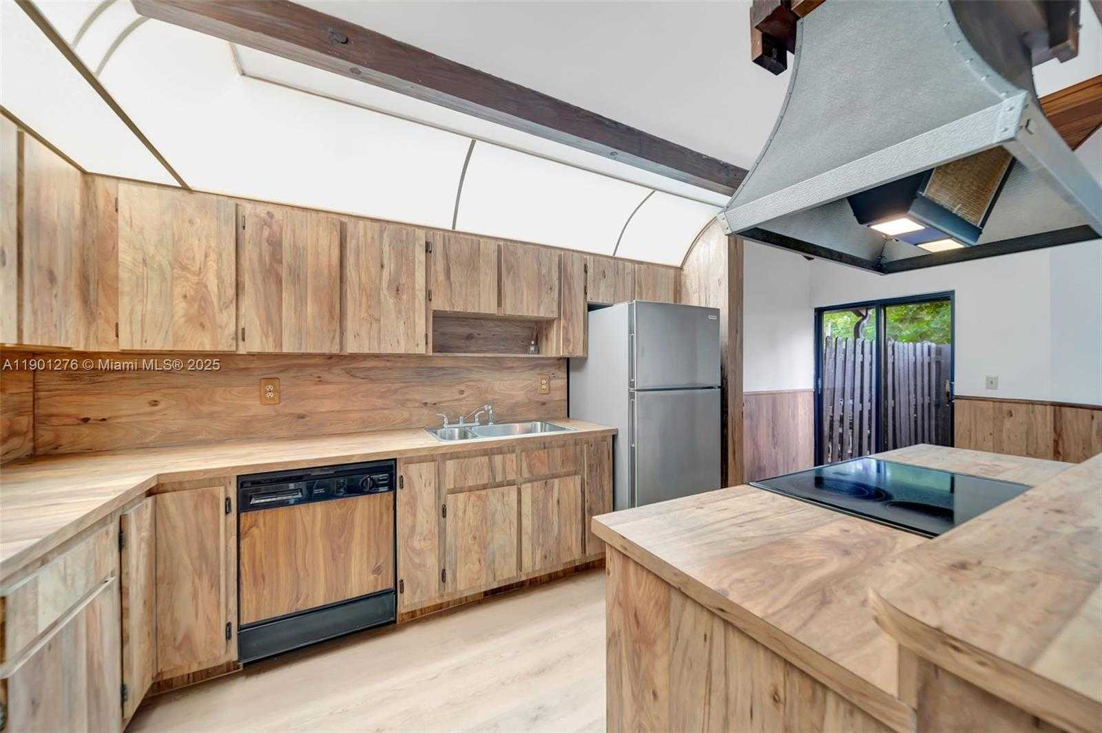 Small Image of 616 BRIARWOOD CIR, Hollywood Number 12