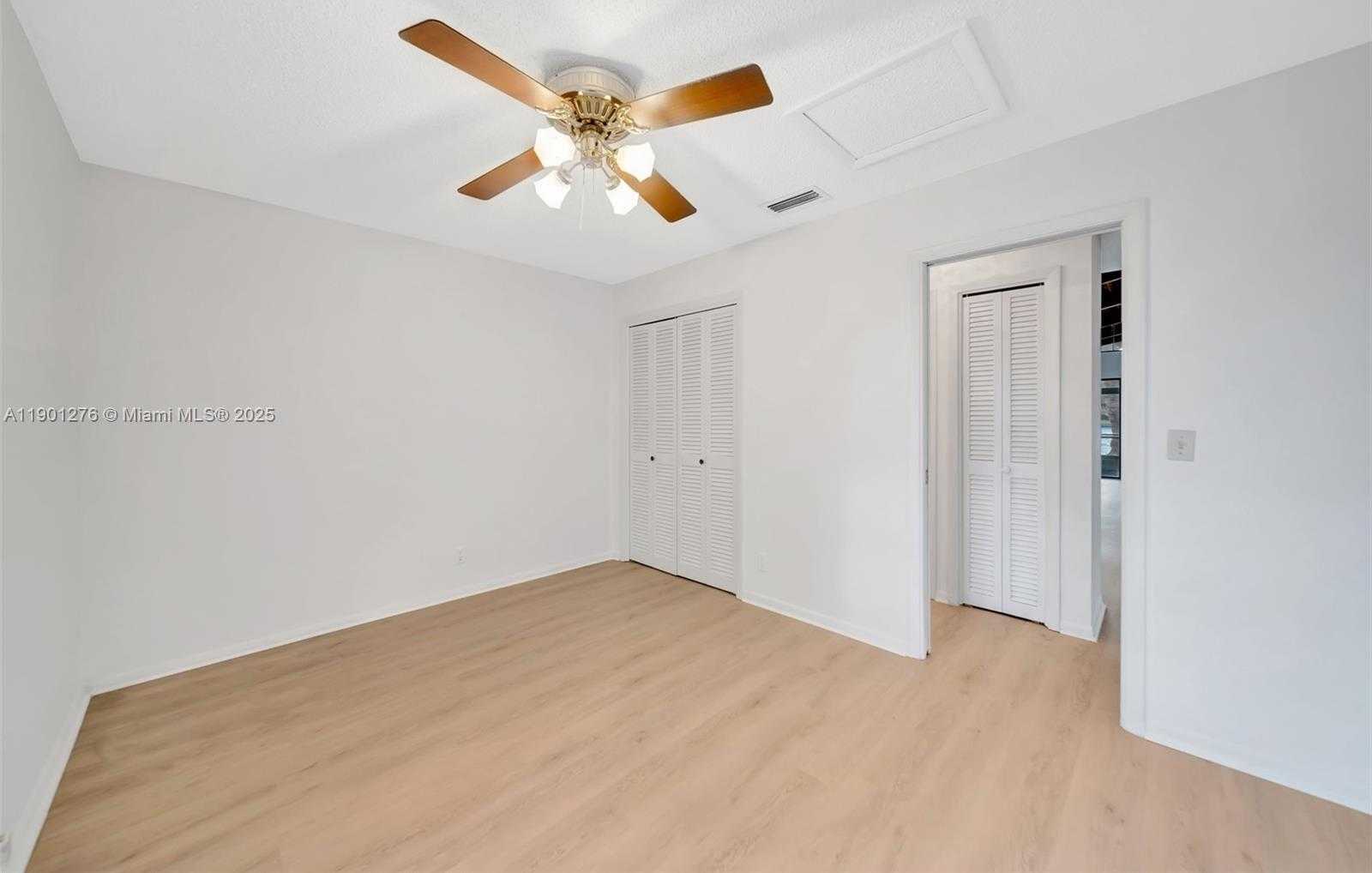 Small Image of 616 BRIARWOOD CIR, Hollywood Number 23