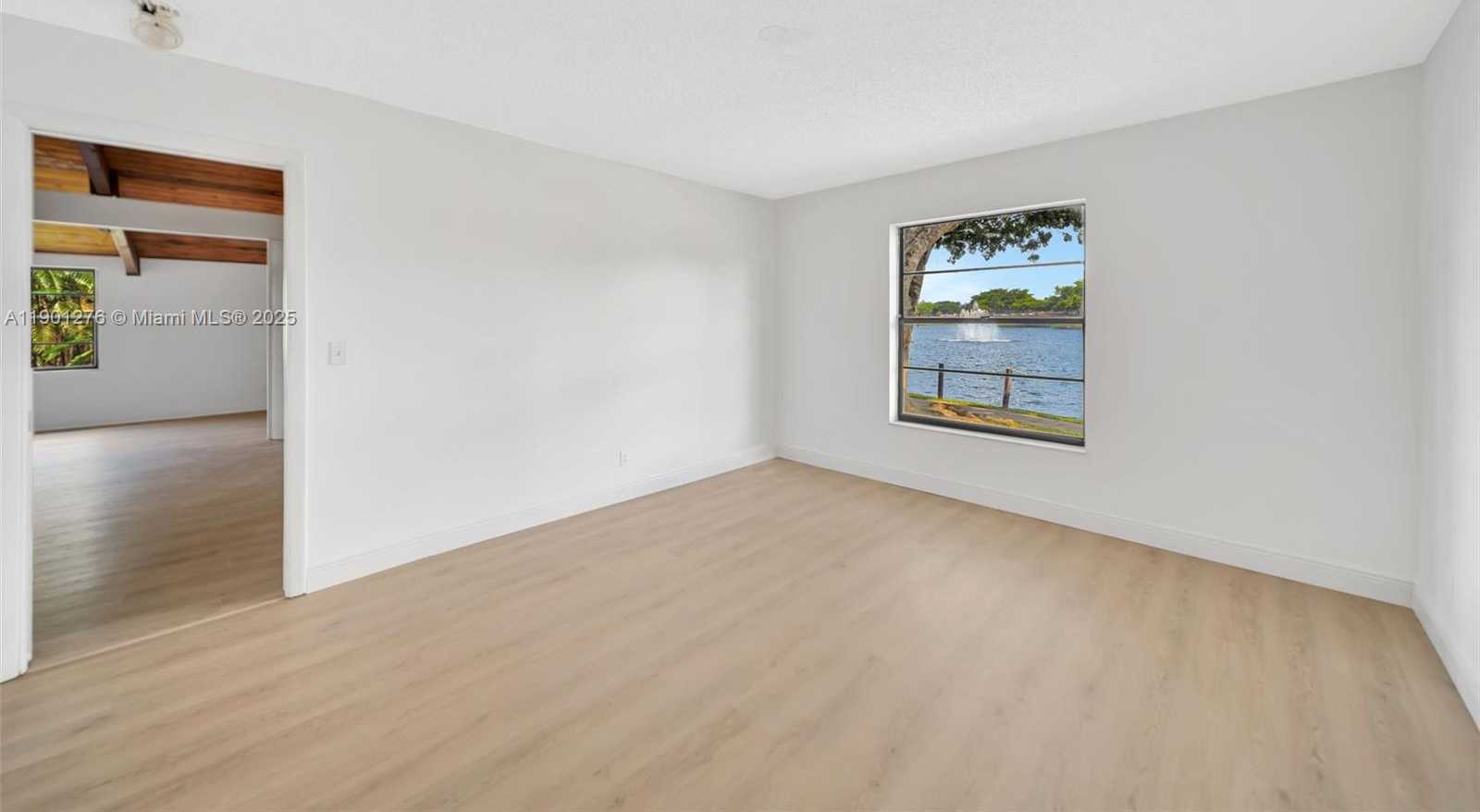 Small Image of 616 BRIARWOOD CIR, Hollywood Number 27