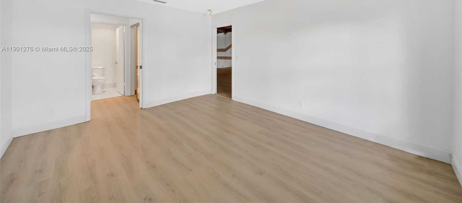 Small Image of 616 BRIARWOOD CIR, Hollywood Number 28