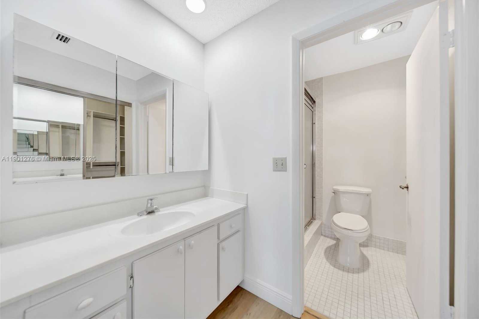 Small Image of 616 BRIARWOOD CIR, Hollywood Number 29