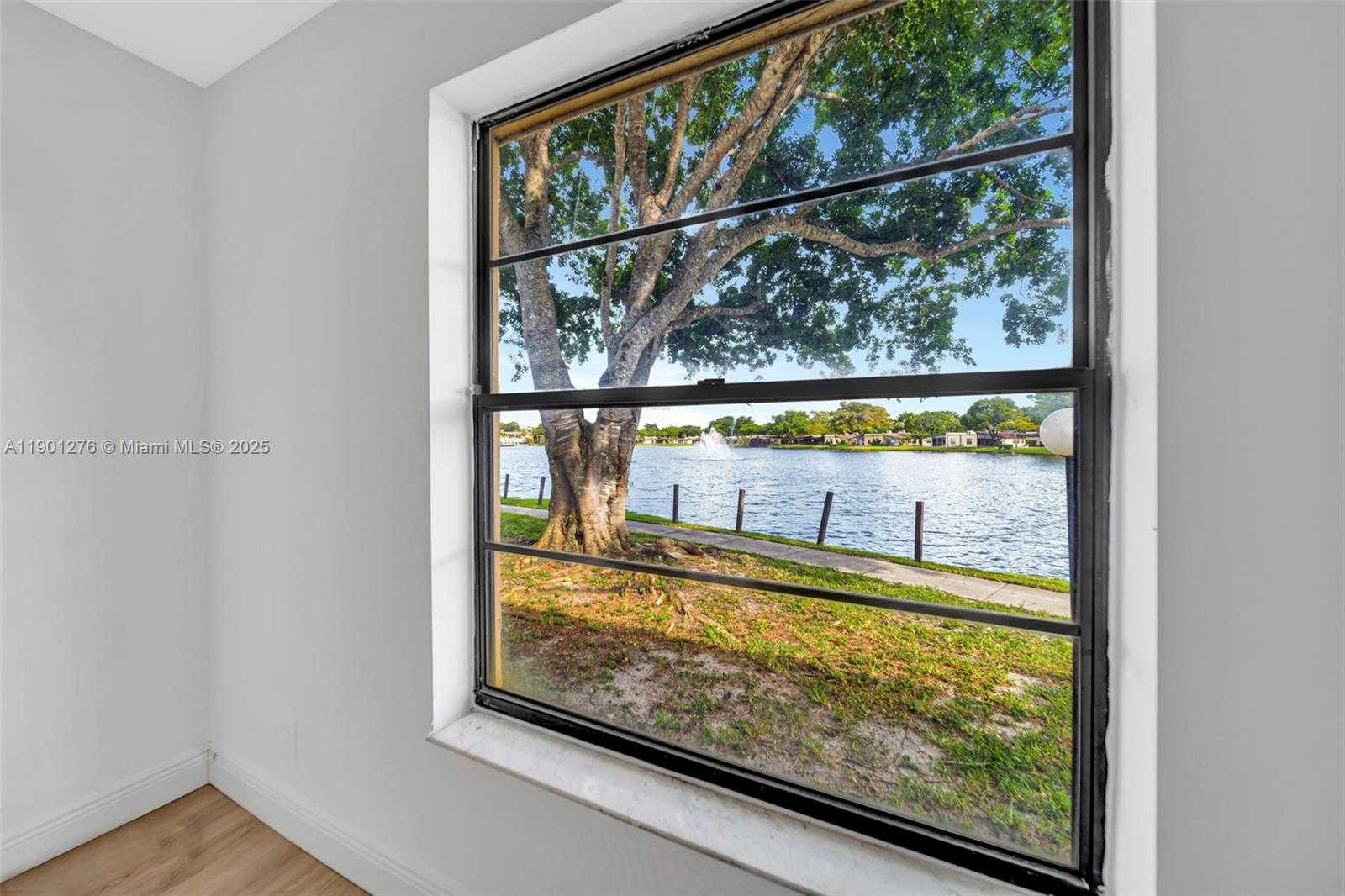 Small Image of 616 BRIARWOOD CIR, Hollywood Number 34