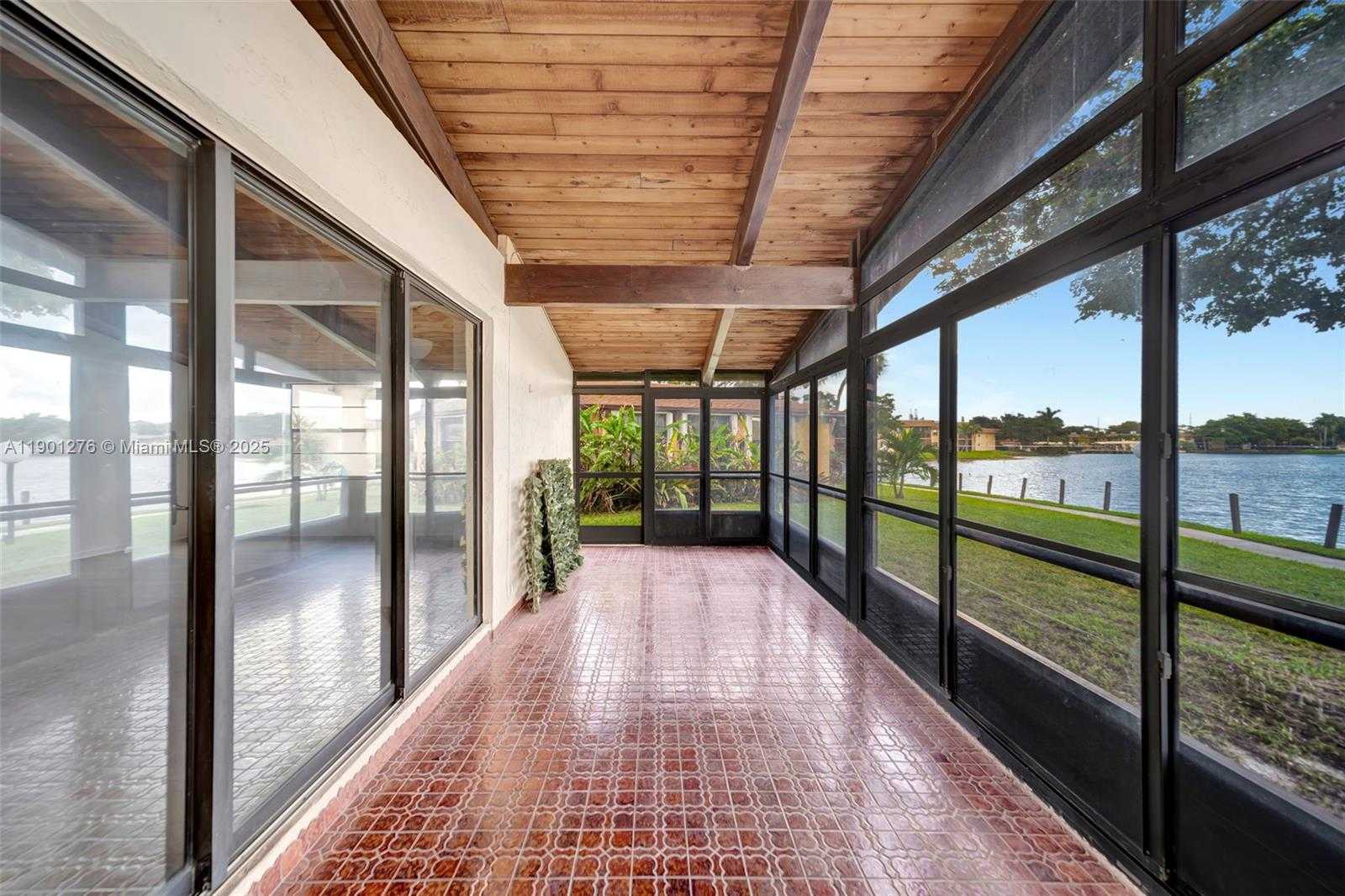 Small Image of 616 BRIARWOOD CIR, Hollywood Number 36