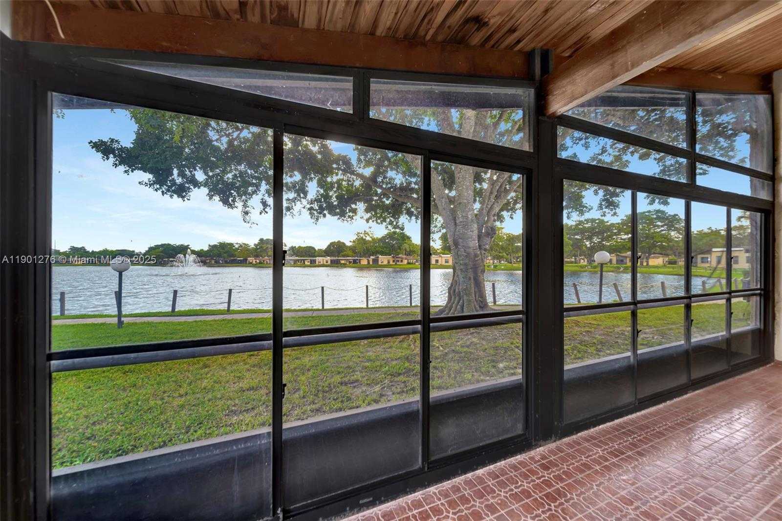 Small Image of 616 BRIARWOOD CIR, Hollywood Number 39