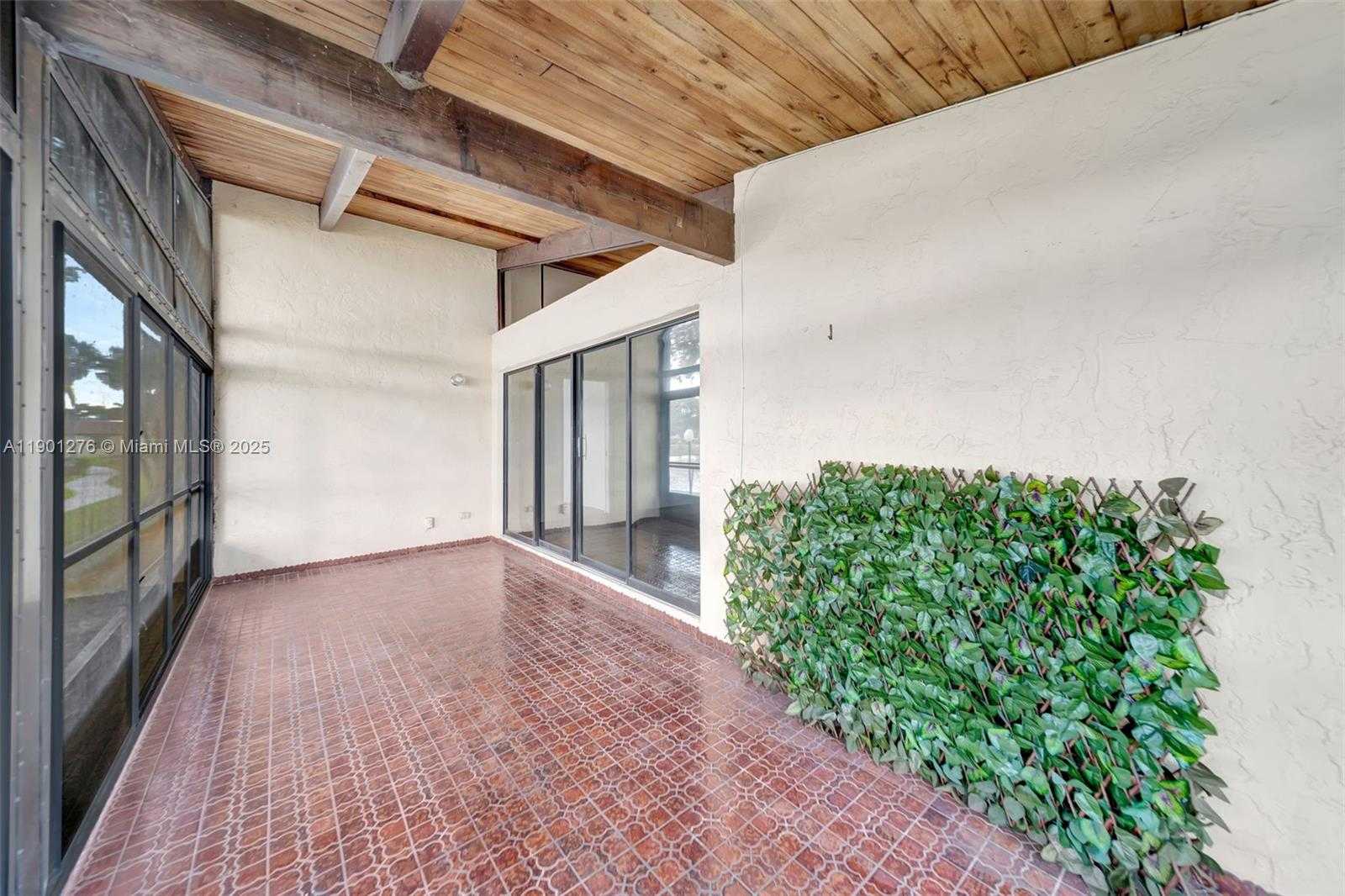 Small Image of 616 BRIARWOOD CIR, Hollywood Number 40