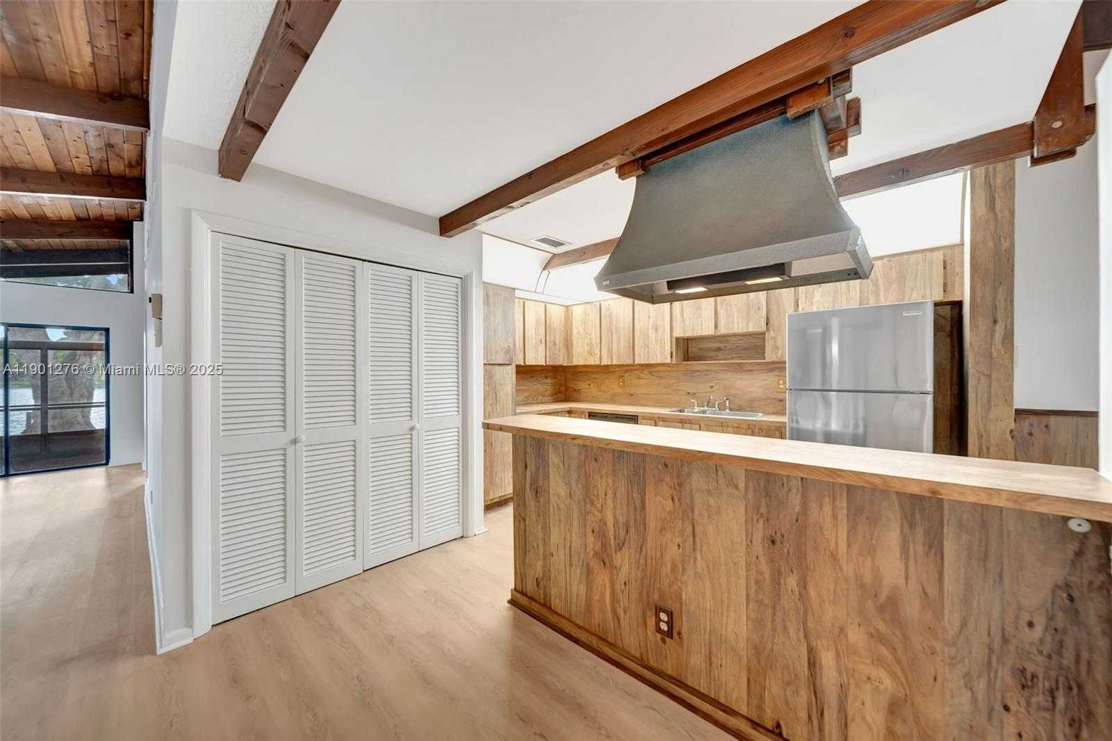 Small Image of 616 BRIARWOOD CIR, Hollywood Number 9