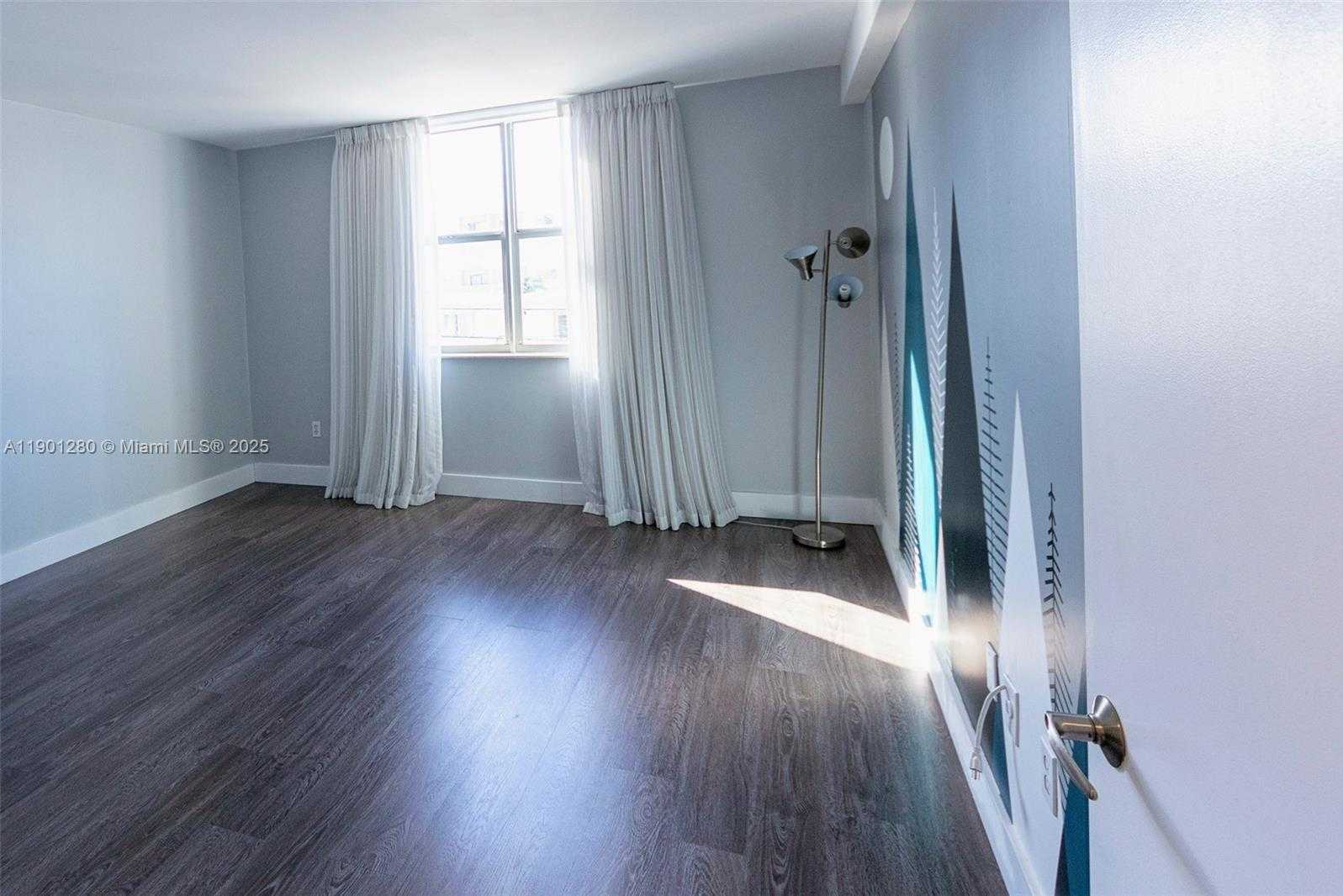 Small Image of 401 69TH ST #212, Miami Beach Number 16