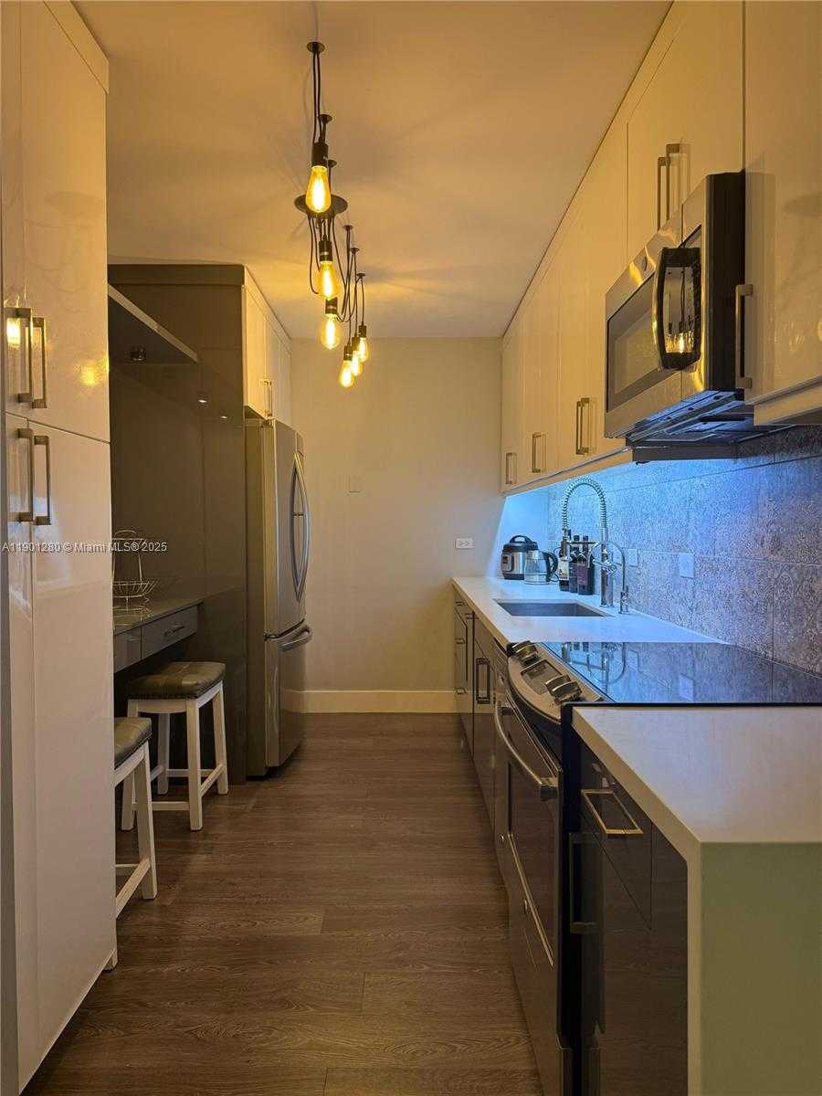 Small Image of 401 69TH ST #212, Miami Beach Number 6