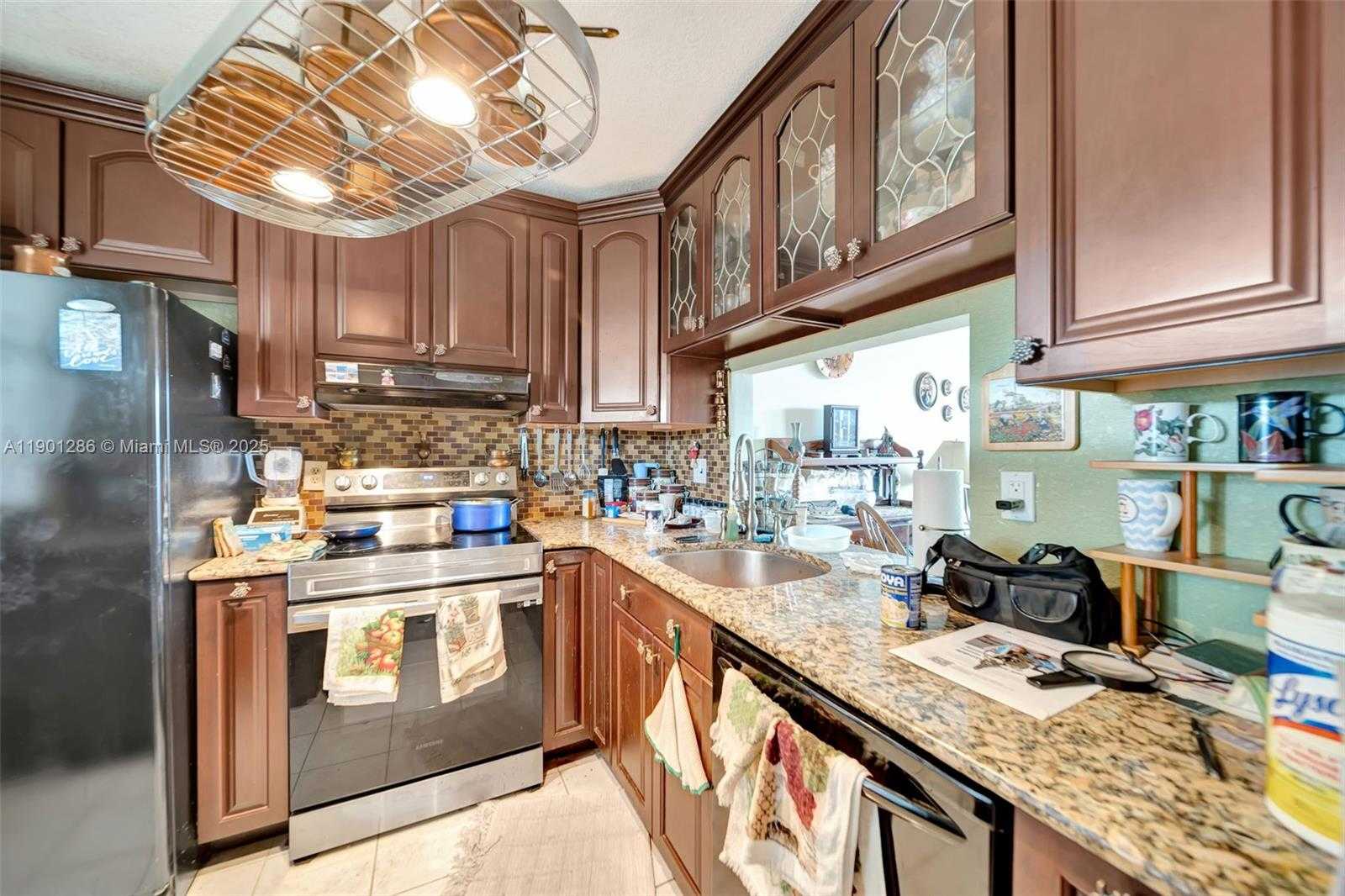 Small Image of 9230 LAGOON PL #309, Davie Number 14