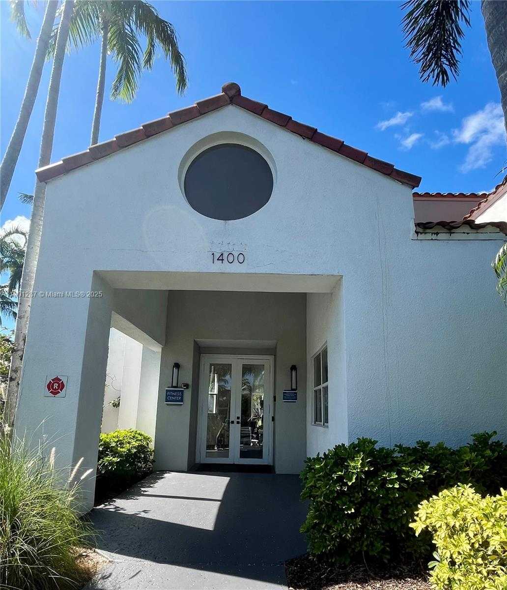 Small Image of 2731 OCEAN CLUB BLVD #301, Hollywood Number 4