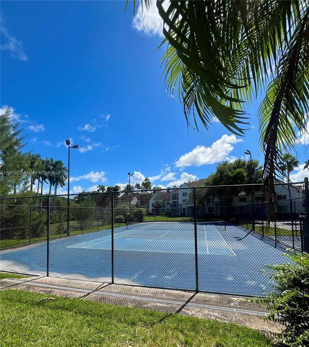 Small Image of 2731 OCEAN CLUB BLVD #301, Hollywood Number 5