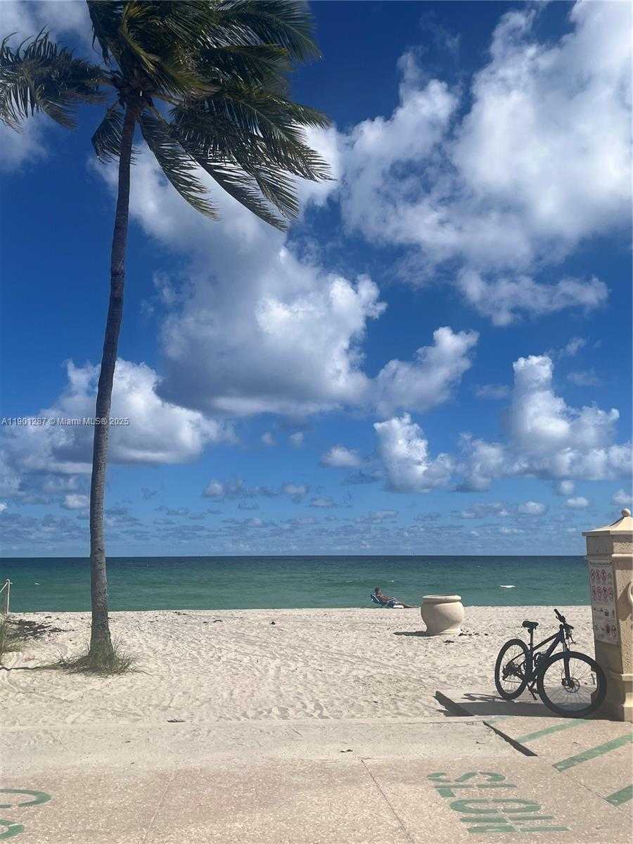 Small Image of 2731 OCEAN CLUB BLVD #301, Hollywood Number 9