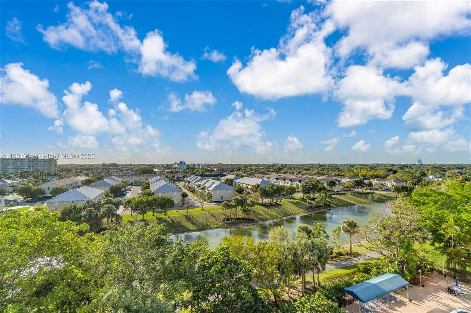 Small Image of 4001 HILLCREST DR #812, Hollywood Number 21