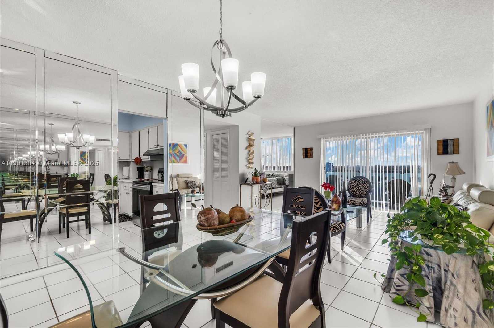 Small Image of 4001 HILLCREST DR #812, Hollywood Number 7