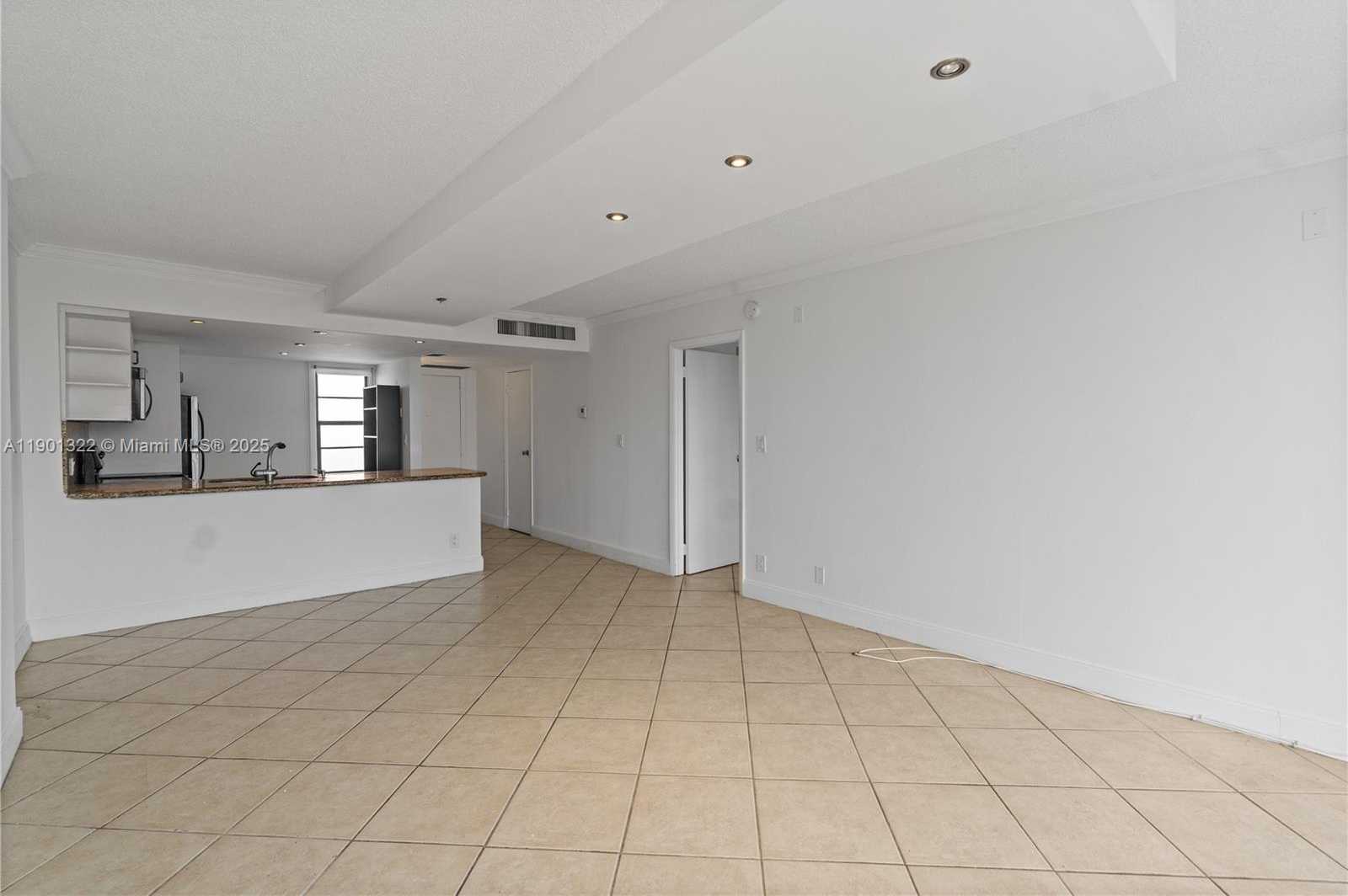 Small Image of 3475 NORTH COUNTRY CLUB DR #814, Aventura Number 14