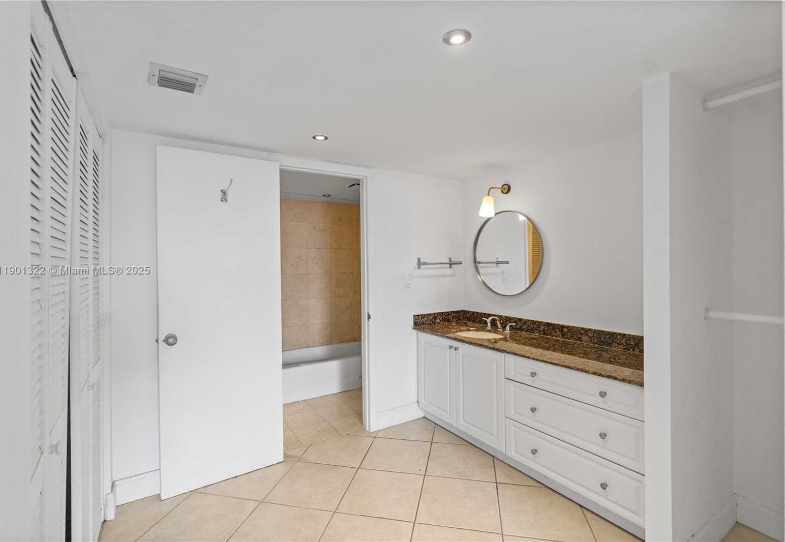 Small Image of 3475 NORTH COUNTRY CLUB DR #814, Aventura Number 17