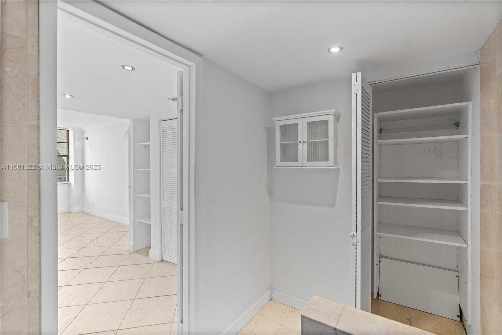 Small Image of 3475 NORTH COUNTRY CLUB DR #814, Aventura Number 22