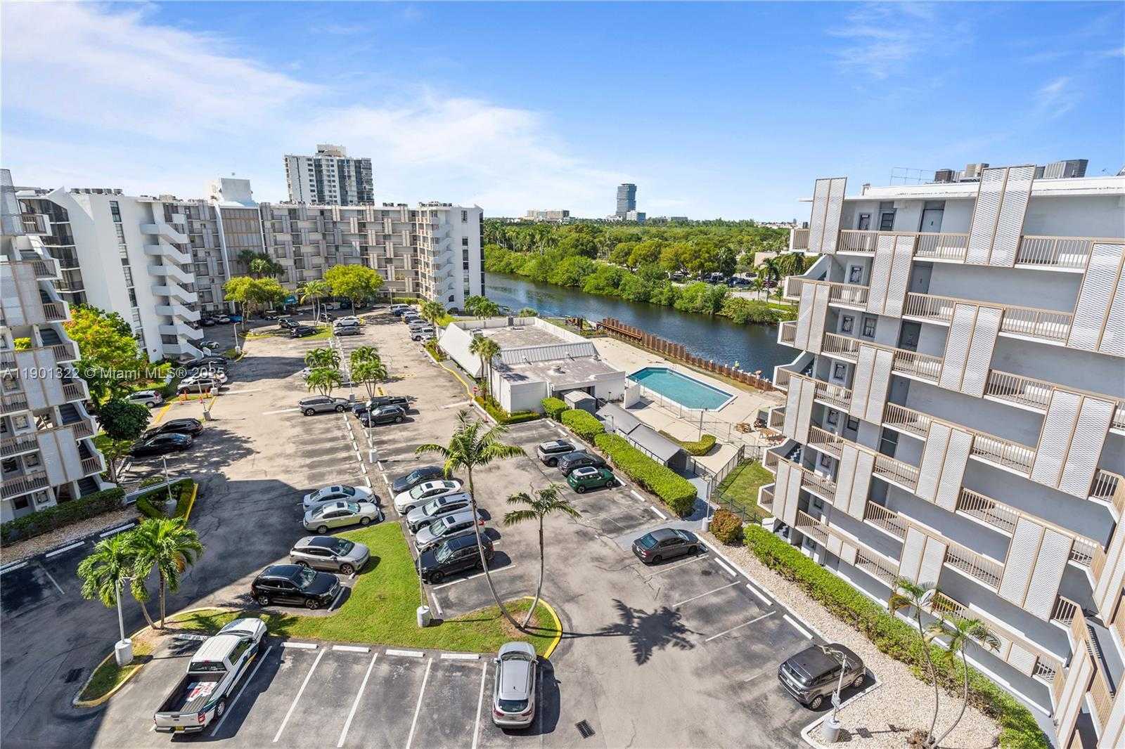 Small Image of 3475 NORTH COUNTRY CLUB DR #814, Aventura Number 26
