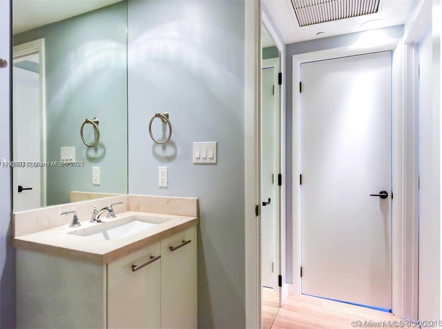 Small Image of 6801 COLLINS AVE #1209, Miami Beach Number 10