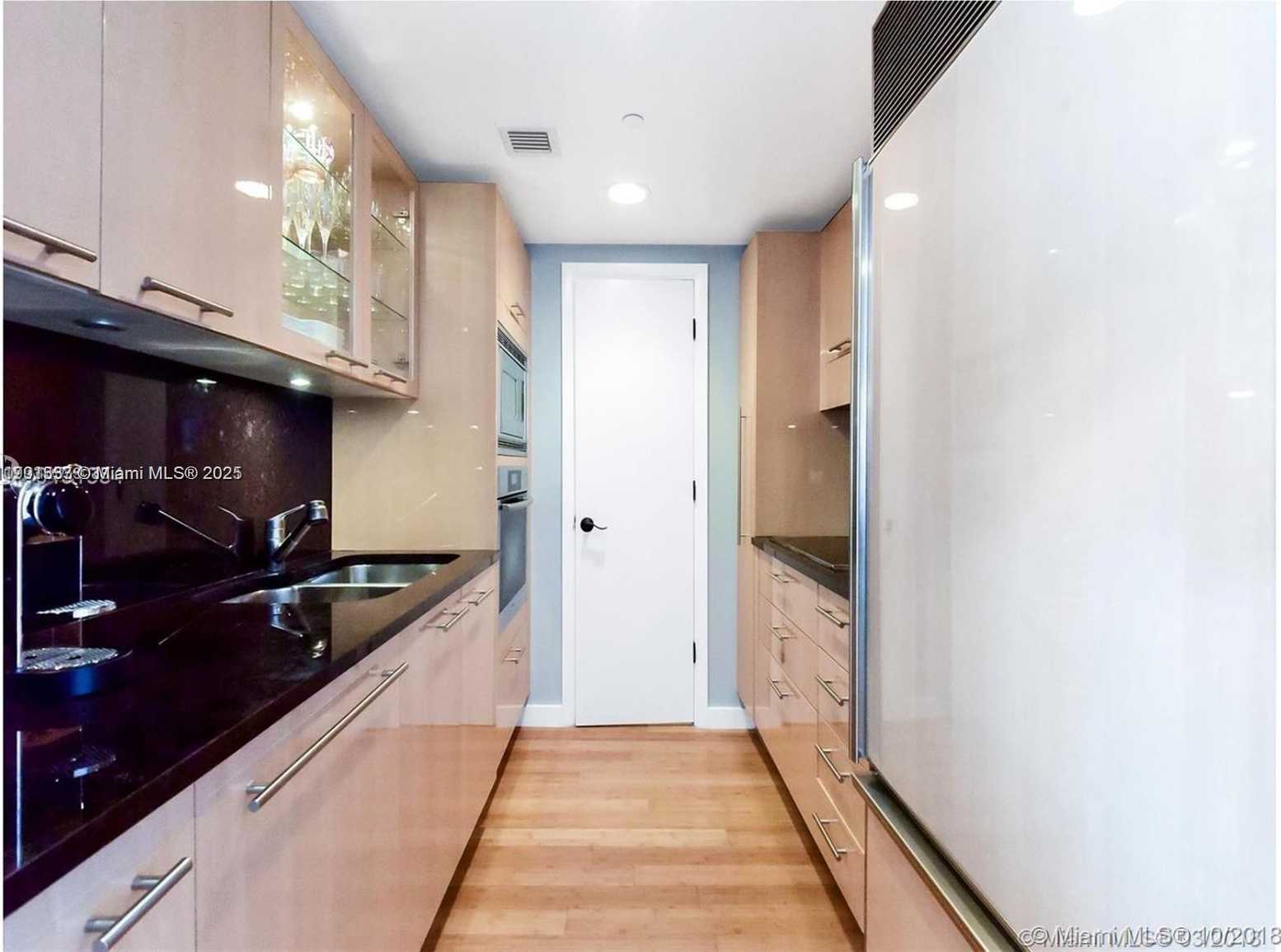 Small Image of 6801 COLLINS AVE #1209, Miami Beach Number 5