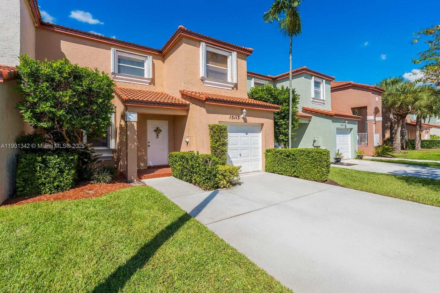 Small Image of 15113 NORTH WEST 8TH ST, Pembroke Pines Number 19