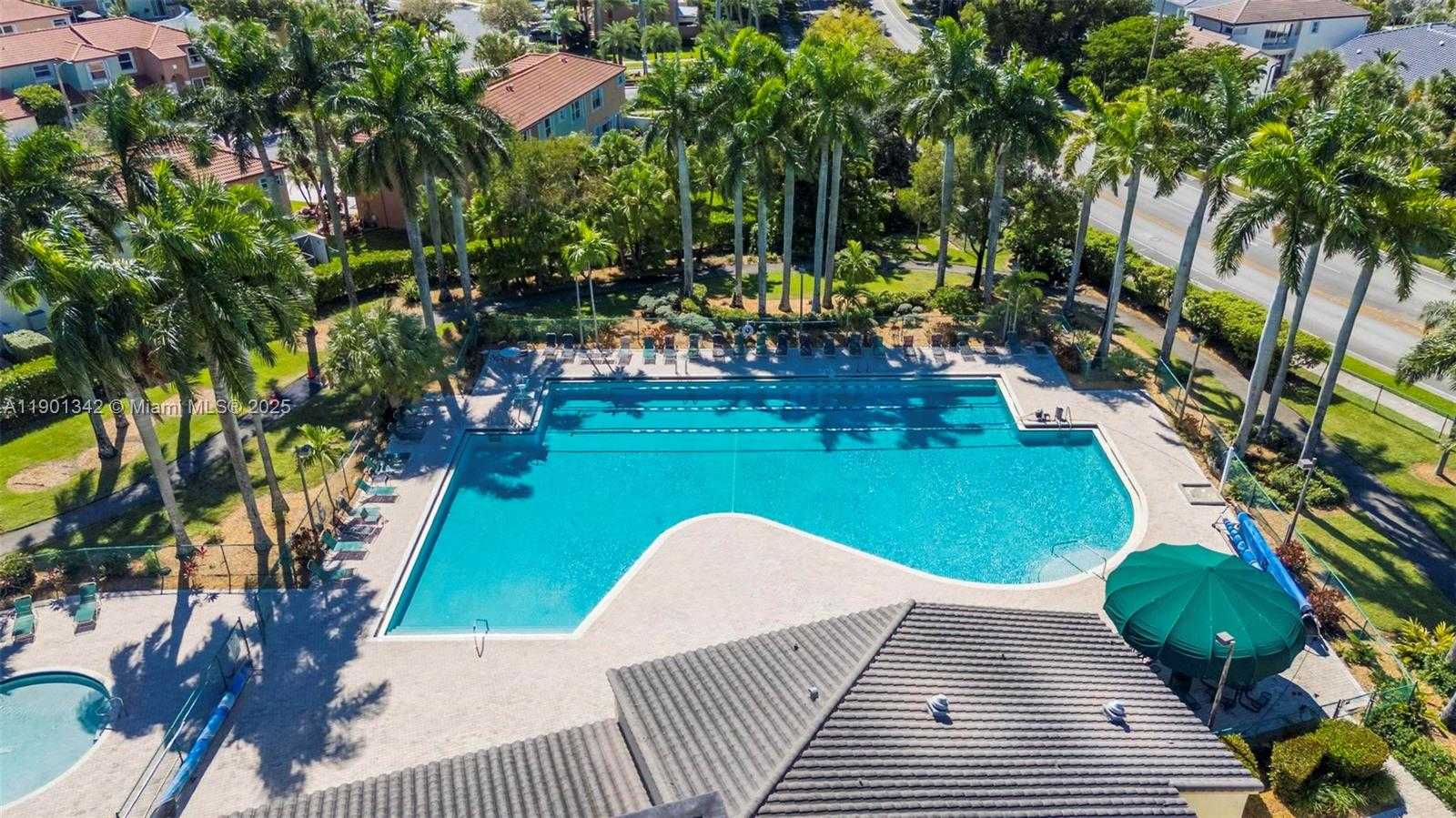 Small Image of 15113 NORTH WEST 8TH ST, Pembroke Pines Number 24