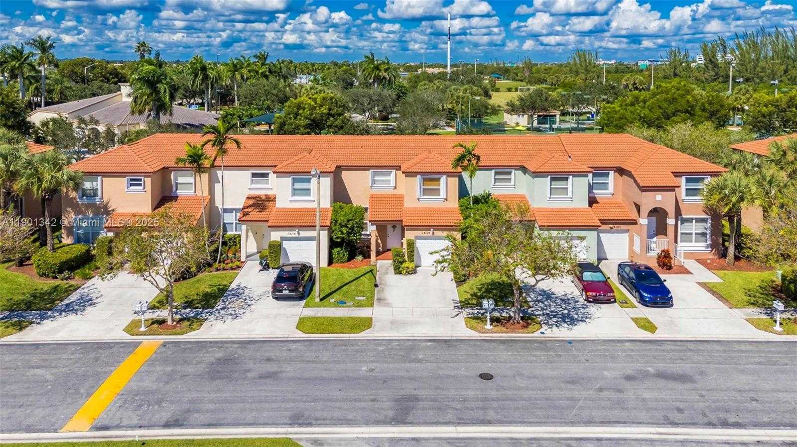 Small Image of 15113 NORTH WEST 8TH ST, Pembroke Pines Number 26
