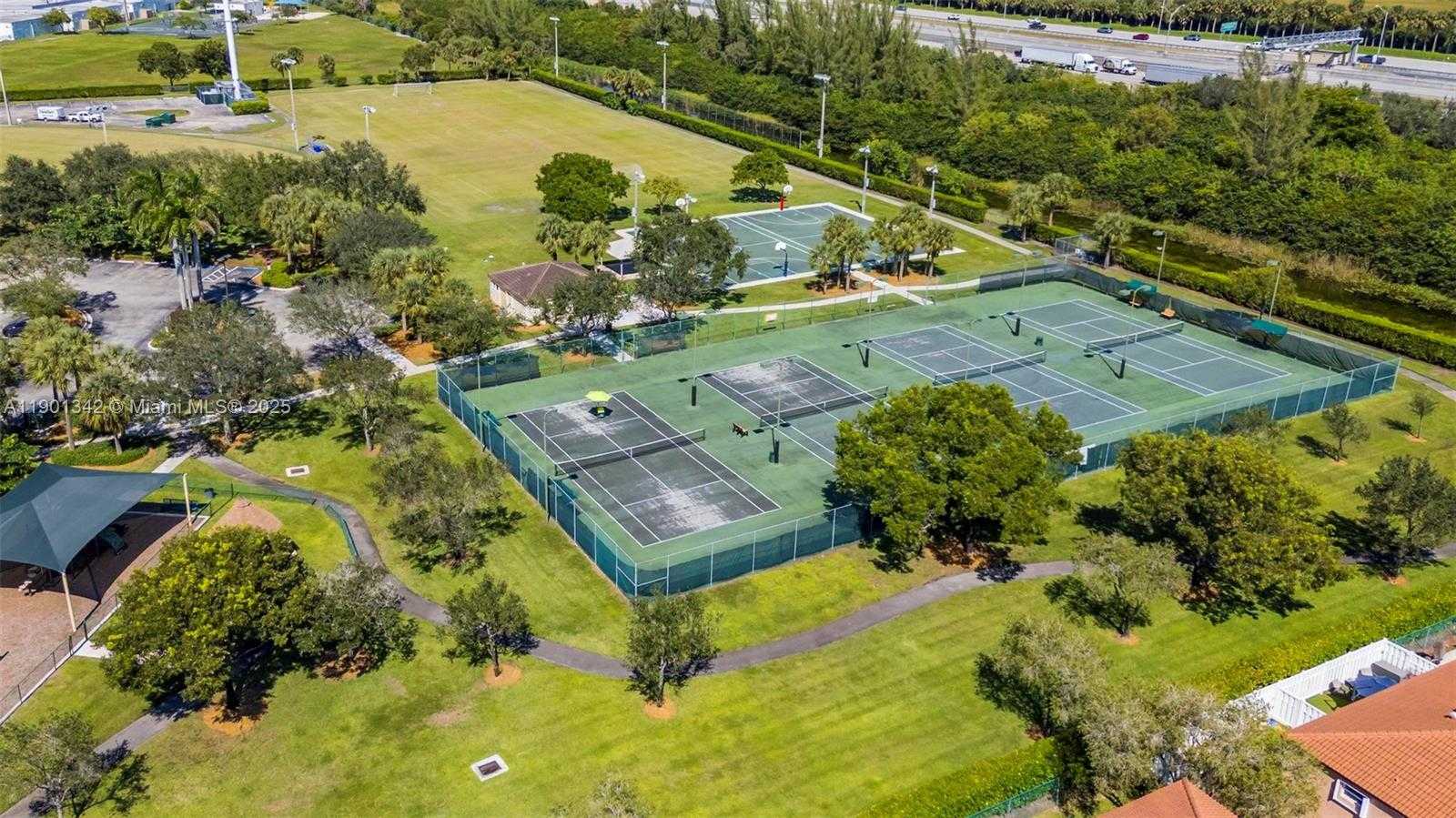 Small Image of 15113 NORTH WEST 8TH ST, Pembroke Pines Number 34