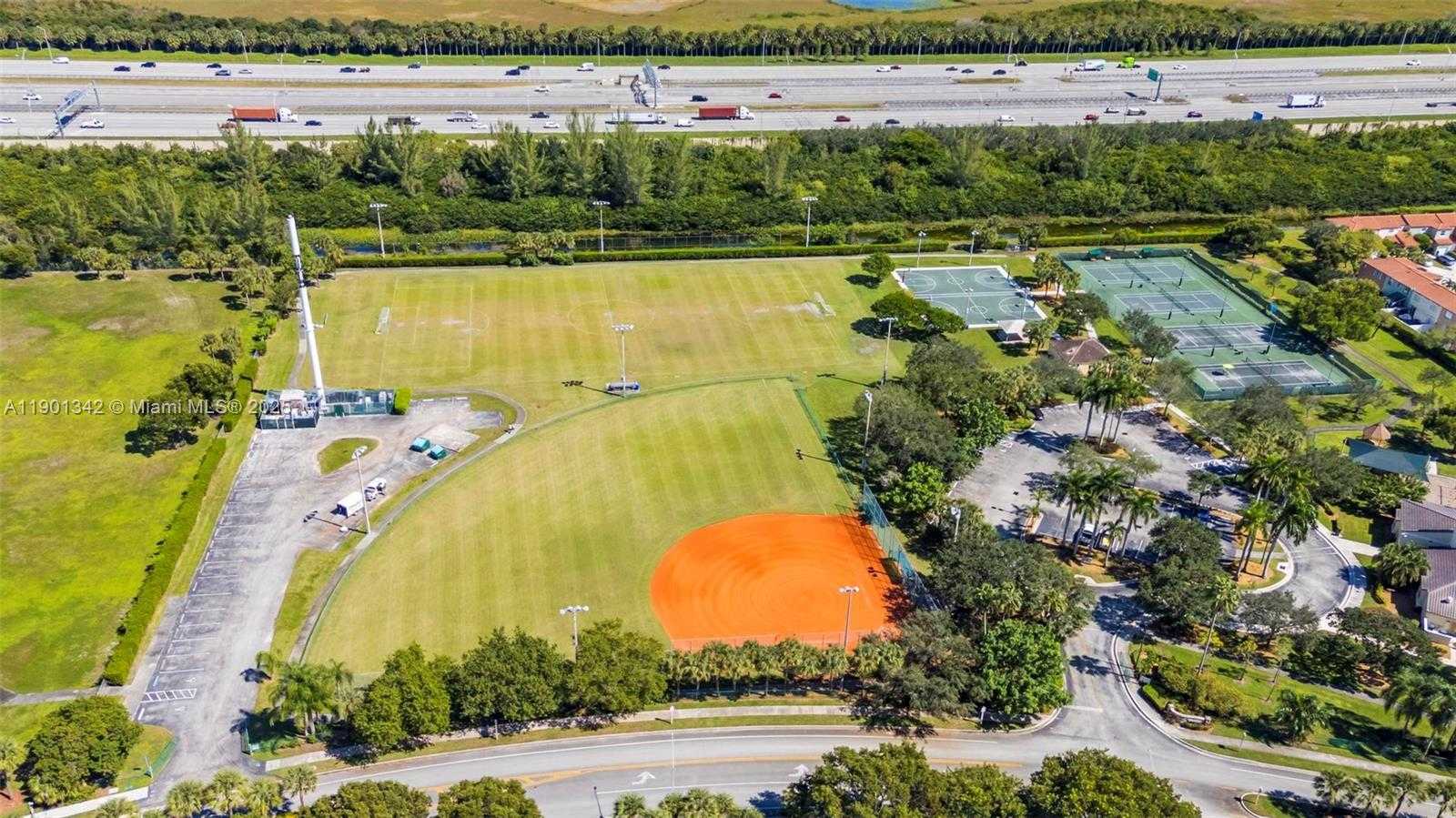 Small Image of 15113 NORTH WEST 8TH ST, Pembroke Pines Number 37