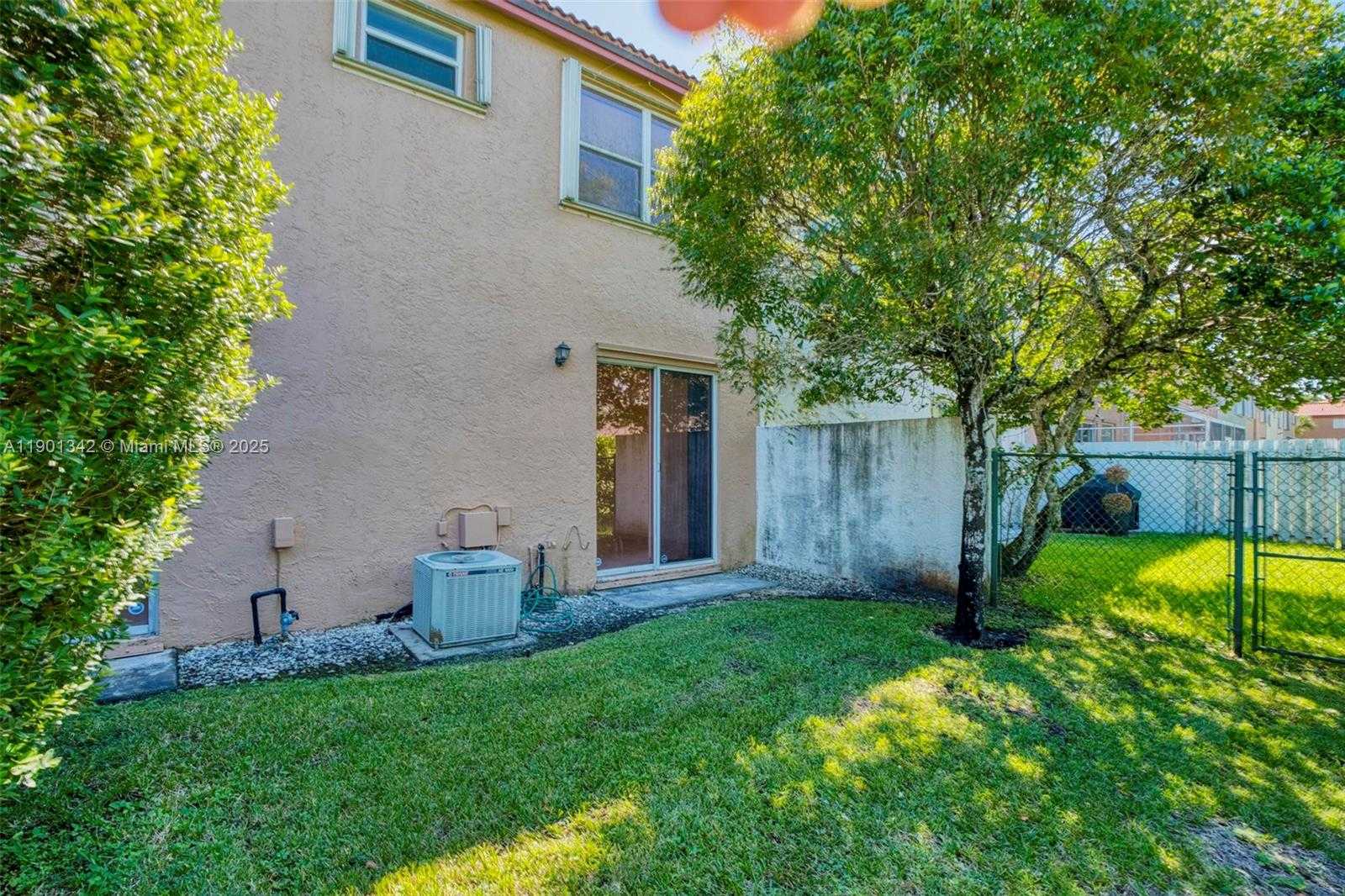 Small Image of 15113 NORTH WEST 8TH ST, Pembroke Pines Number 47