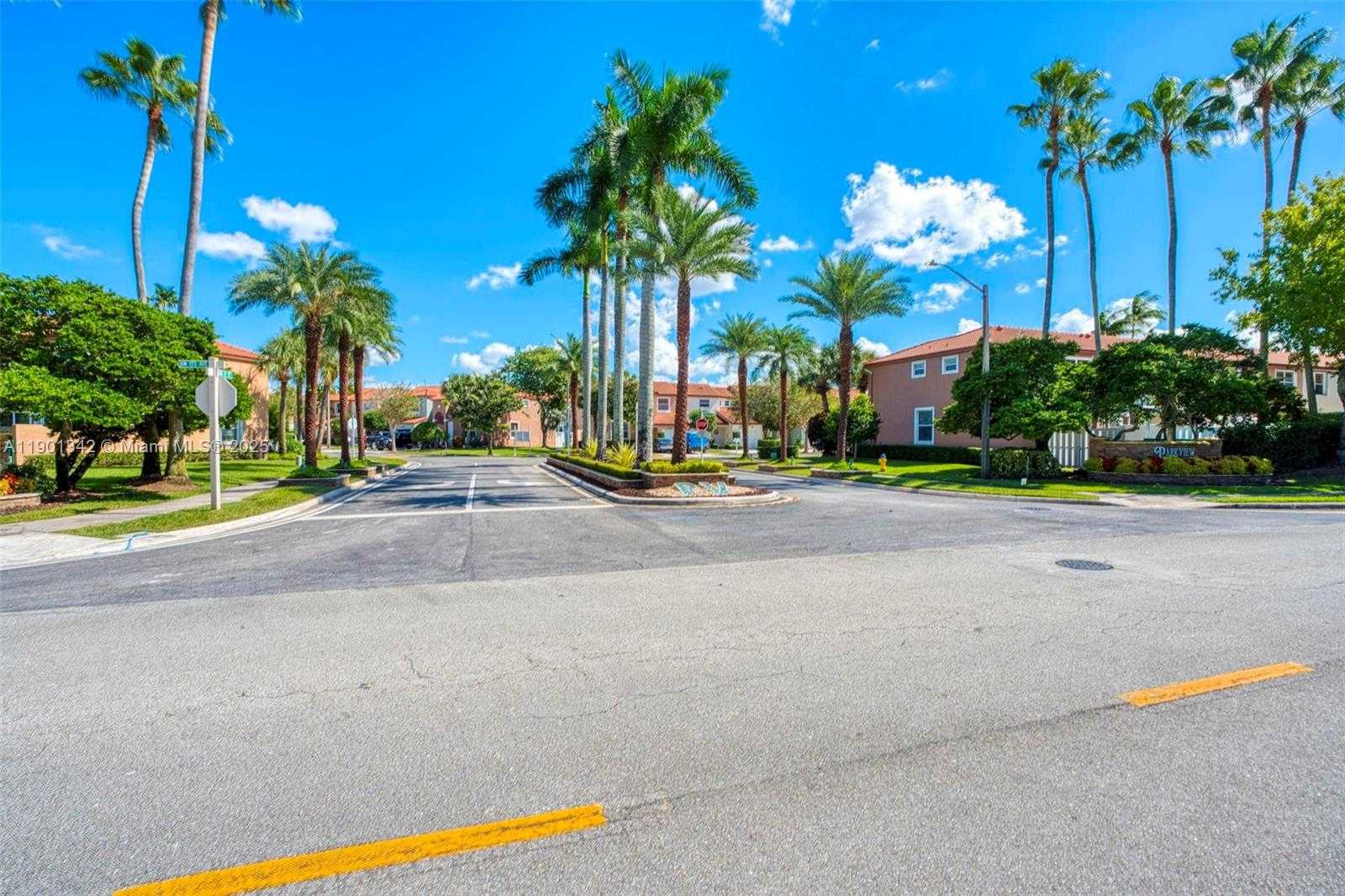 Small Image of 15113 NORTH WEST 8TH ST, Pembroke Pines Number 51