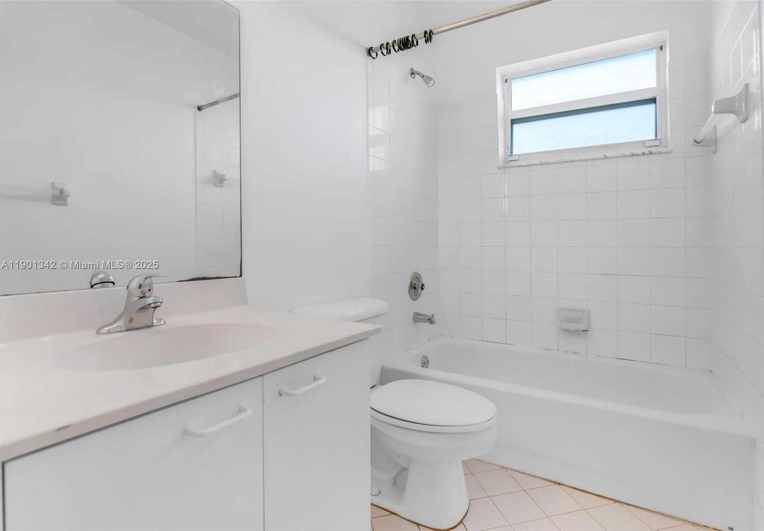 Small Image of 15113 NORTH WEST 8TH ST, Pembroke Pines Number 9