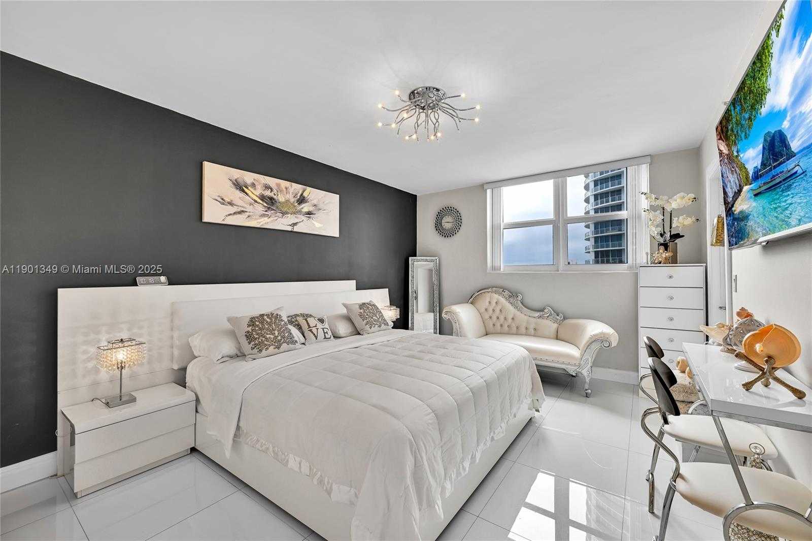 Imagen de Pequeño Objeto