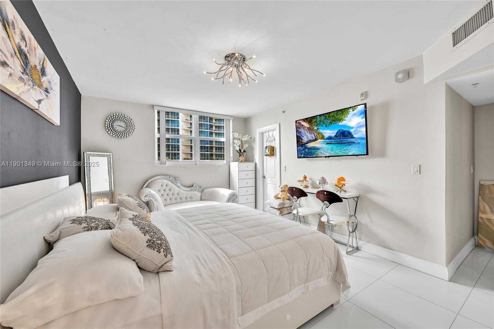 Imagen de Pequeño Objeto