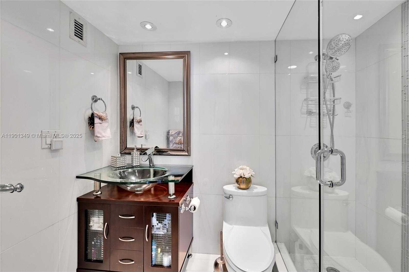 Imagen de Pequeño Objeto