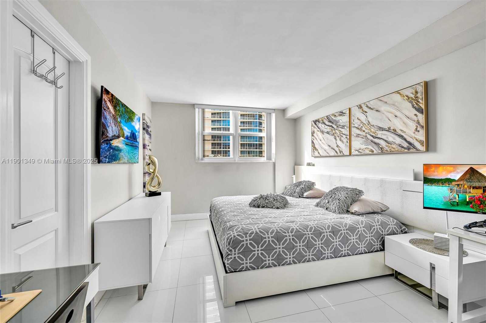 Imagen de Pequeño Objeto