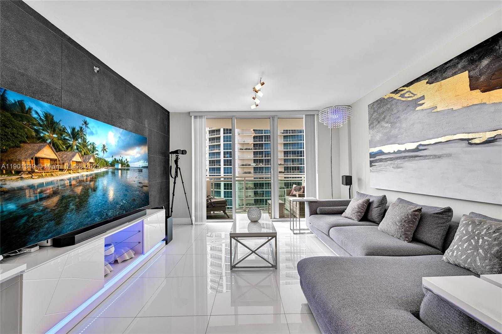 Imagen de Pequeño Objeto