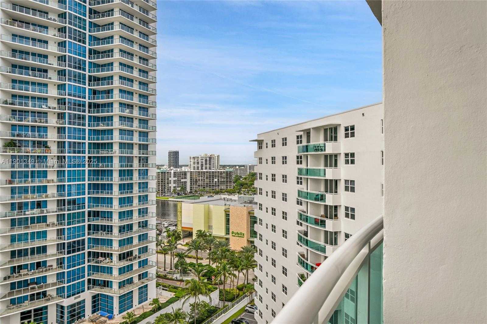 Imagen de Pequeño Objeto