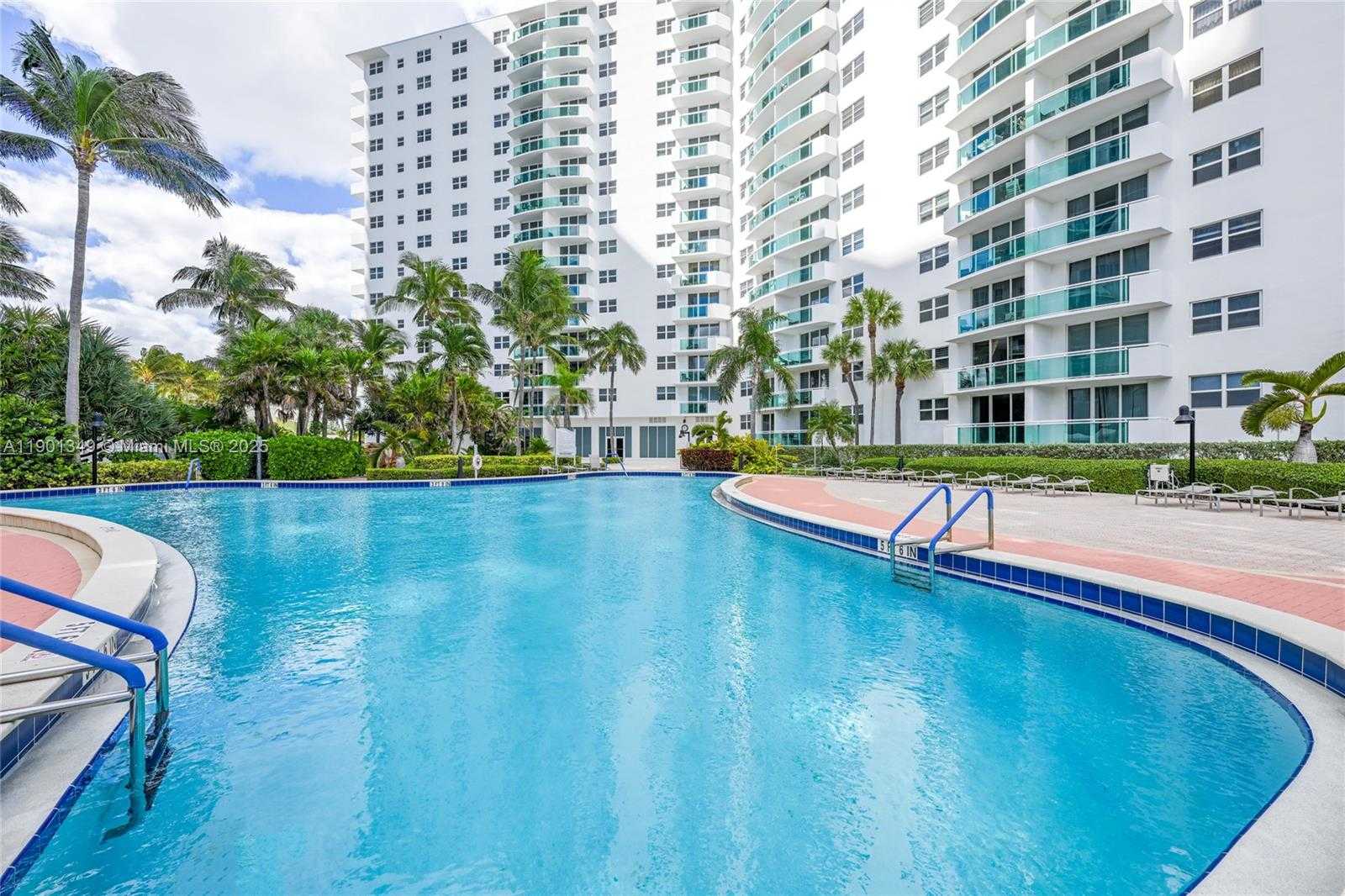 Imagen de Pequeño Objeto