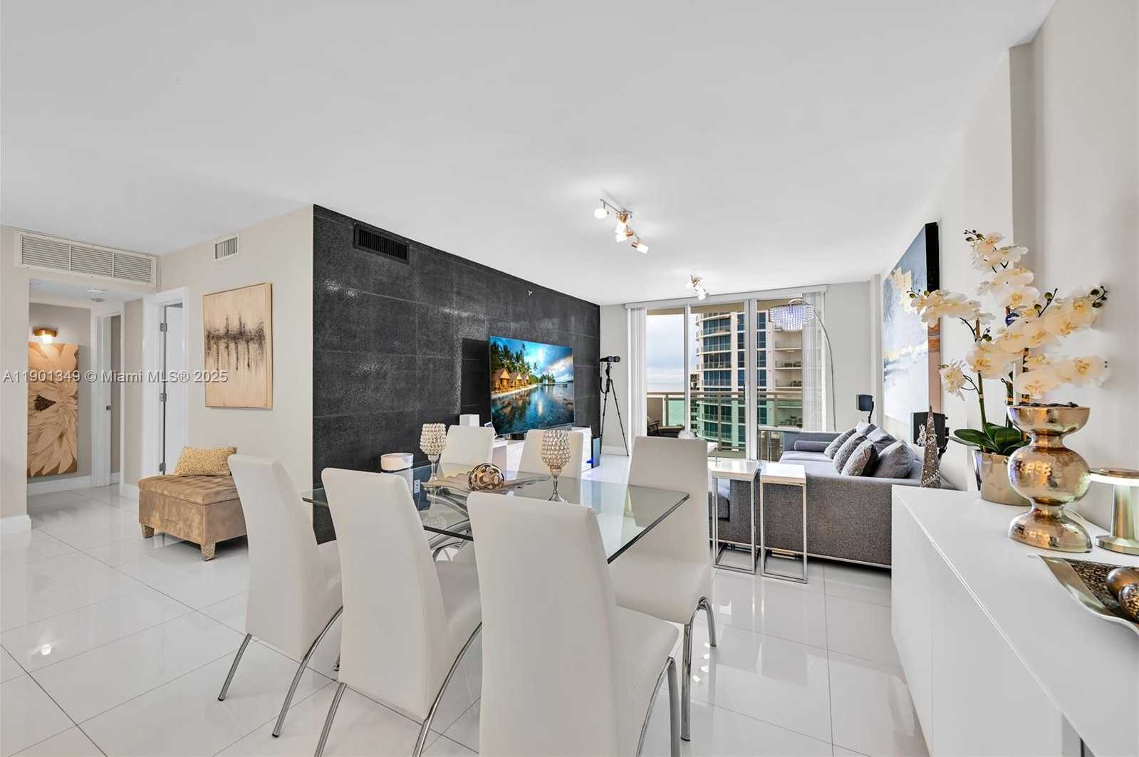 Imagen de Pequeño Objeto