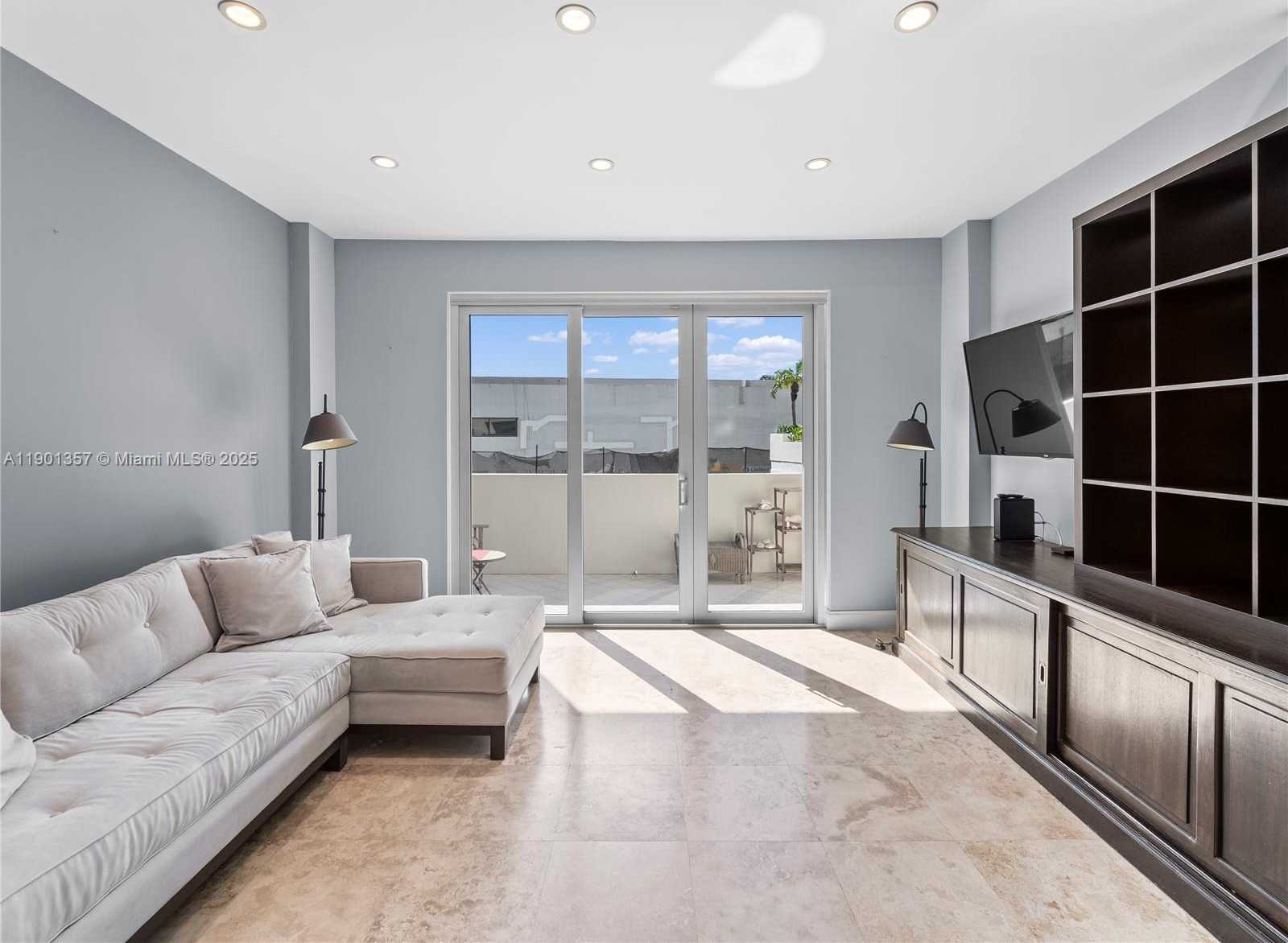 Small Image of 5 ISLAND AVE #LE, Miami Beach Number 7